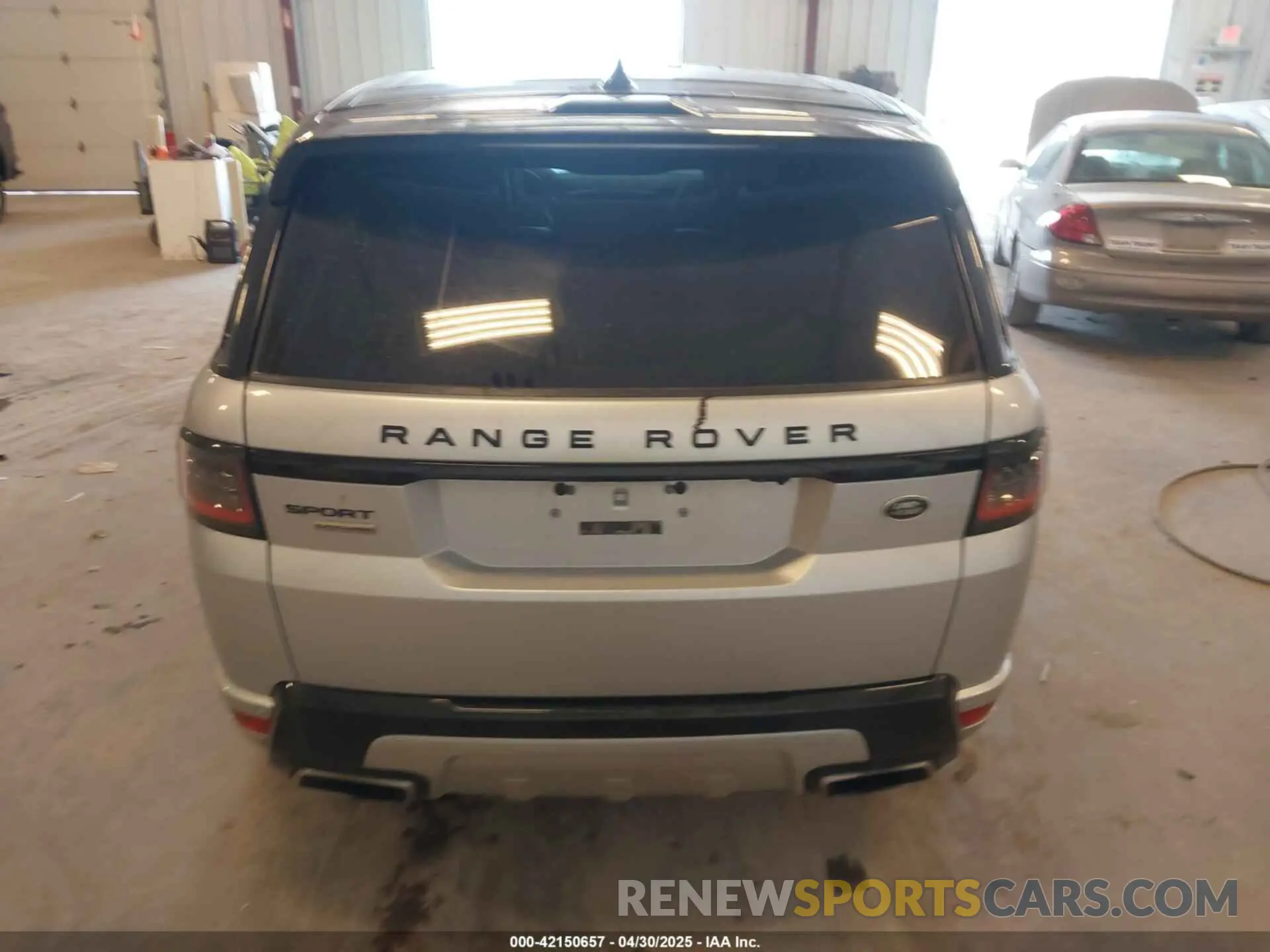 16 Photograph of a damaged car SALWR2RE2KA817194 LAND ROVER RANGE ROVER SPORT 2019