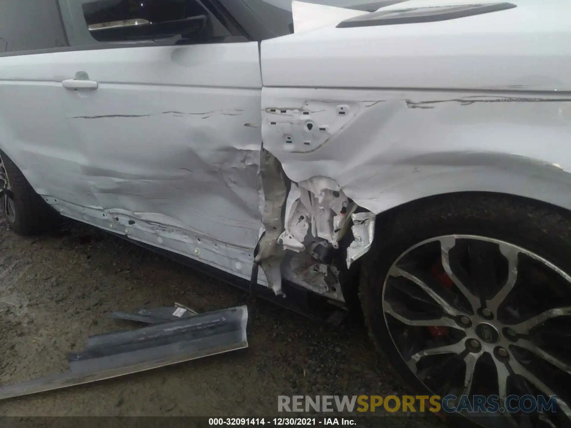 6 Photograph of a damaged car SALWR2RE4KA855462 LAND ROVER RANGE ROVER SPORT 2019