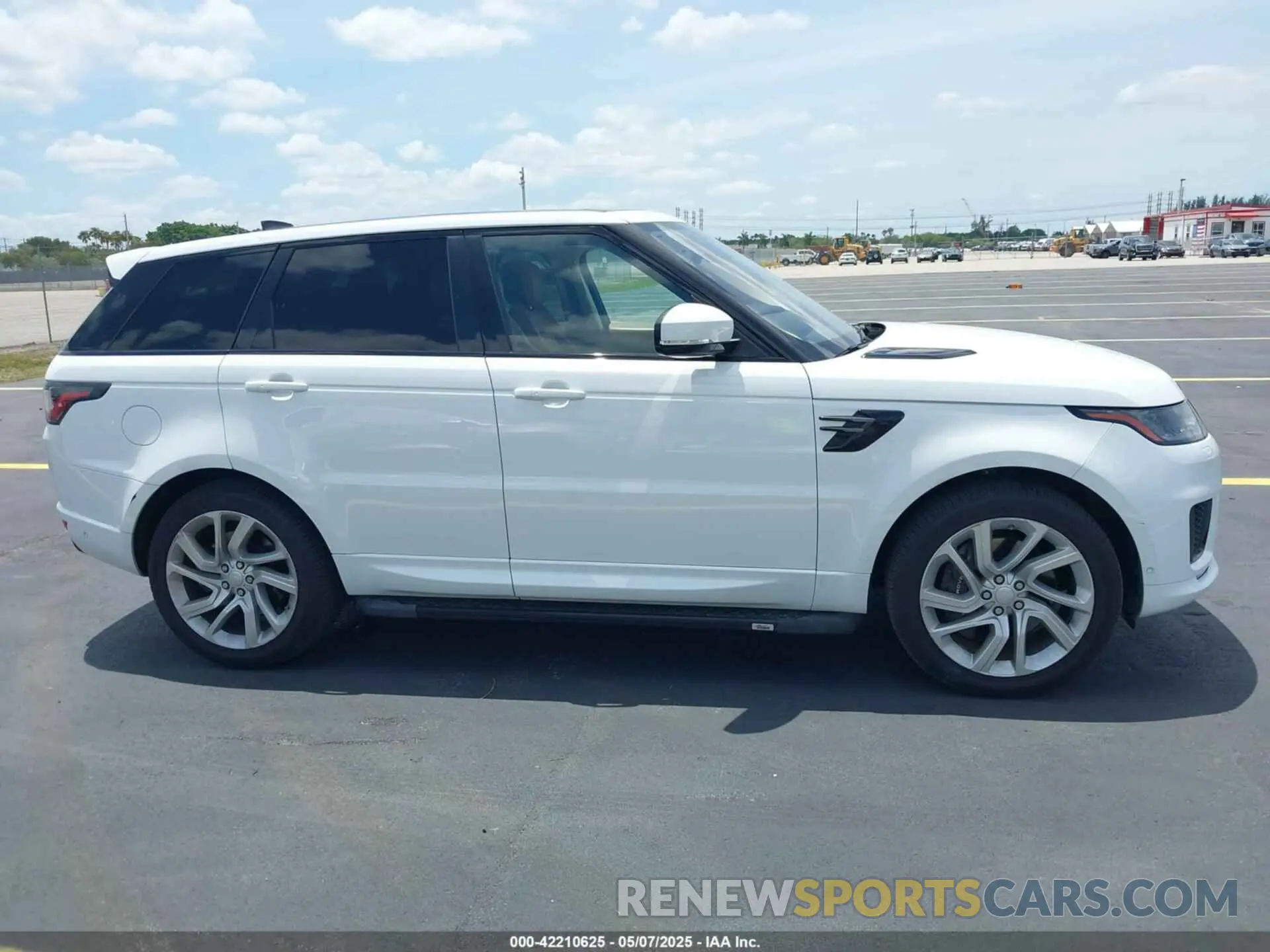 13 Photograph of a damaged car SALWR2RE5KA835818 LAND ROVER RANGE ROVER SPORT 2019