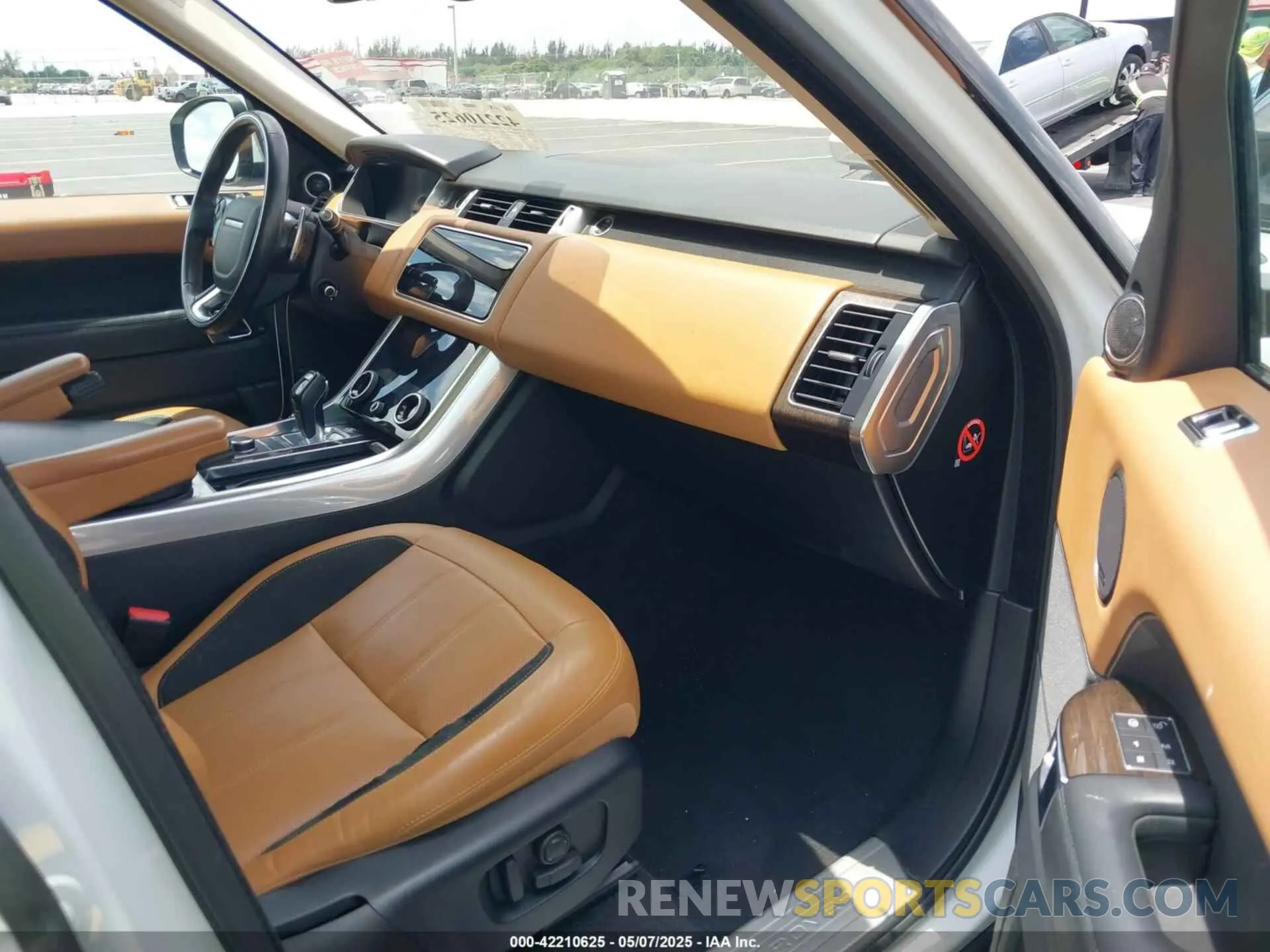 5 Photograph of a damaged car SALWR2RE5KA835818 LAND ROVER RANGE ROVER SPORT 2019