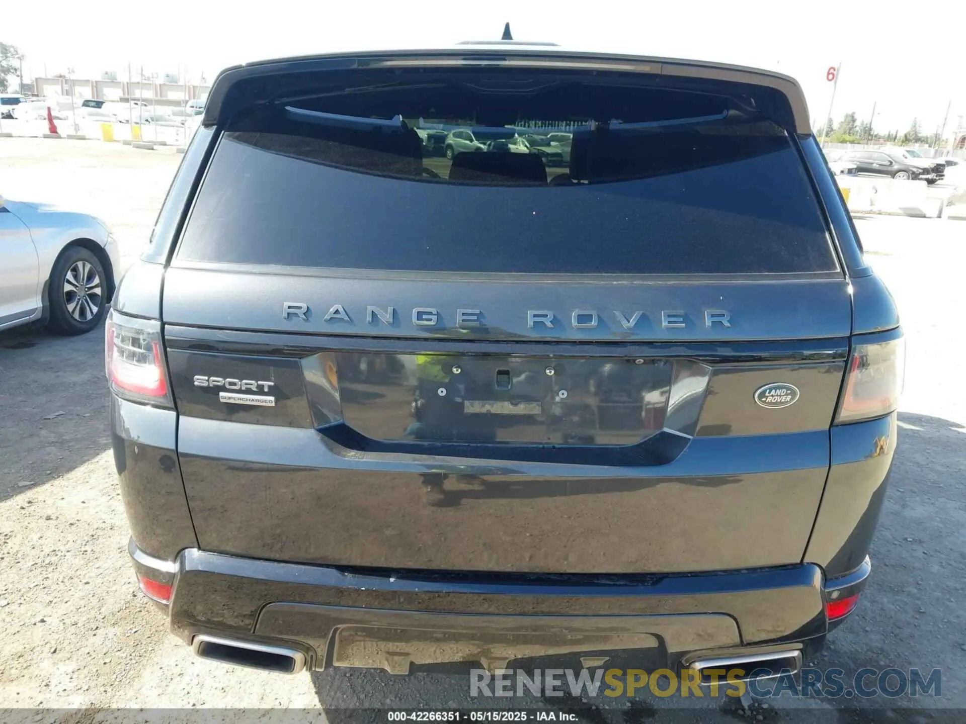 16 Photograph of a damaged car SALWR2RE6KA851607 LAND ROVER RANGE ROVER SPORT 2019