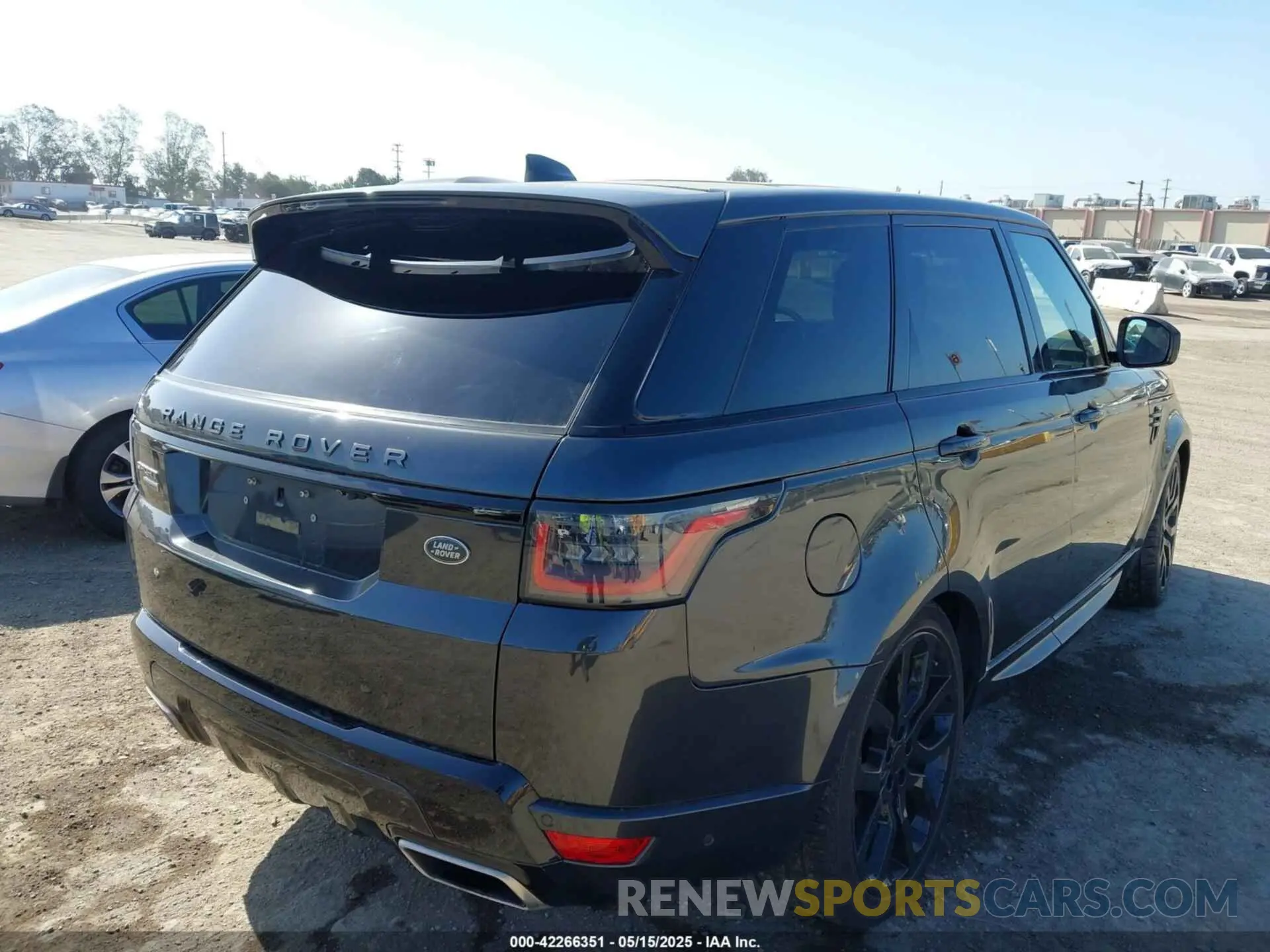 4 Photograph of a damaged car SALWR2RE6KA851607 LAND ROVER RANGE ROVER SPORT 2019