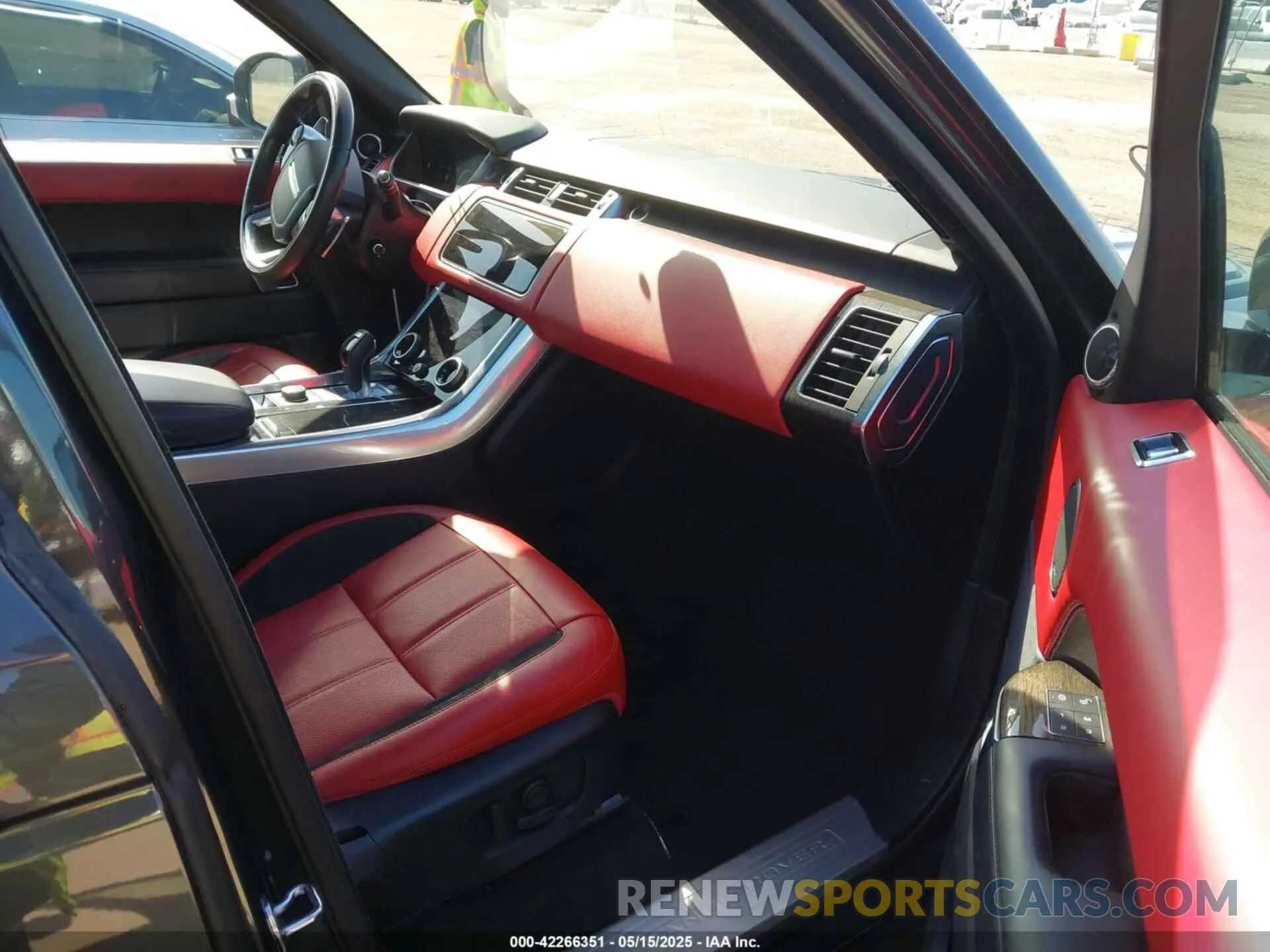 5 Photograph of a damaged car SALWR2RE6KA851607 LAND ROVER RANGE ROVER SPORT 2019