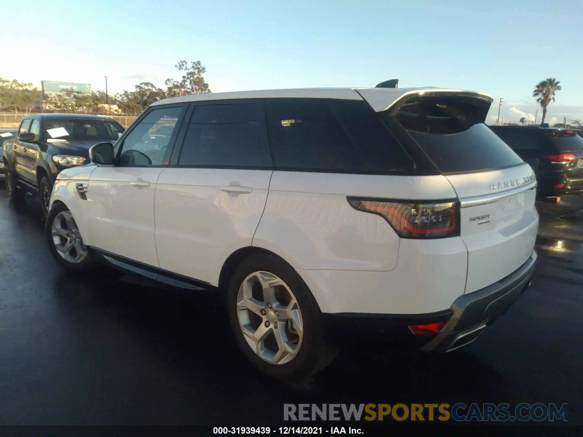 3 Photograph of a damaged car SALWR2RU0KA866448 LAND ROVER RANGE ROVER SPORT 2019