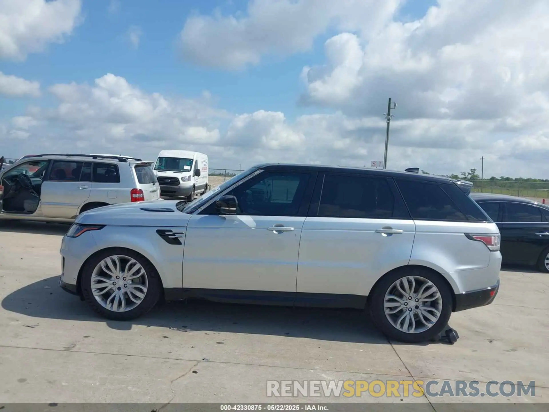 14 Photograph of a damaged car SALWR2RU1KA870203 LAND ROVER RANGE ROVER SPORT 2019