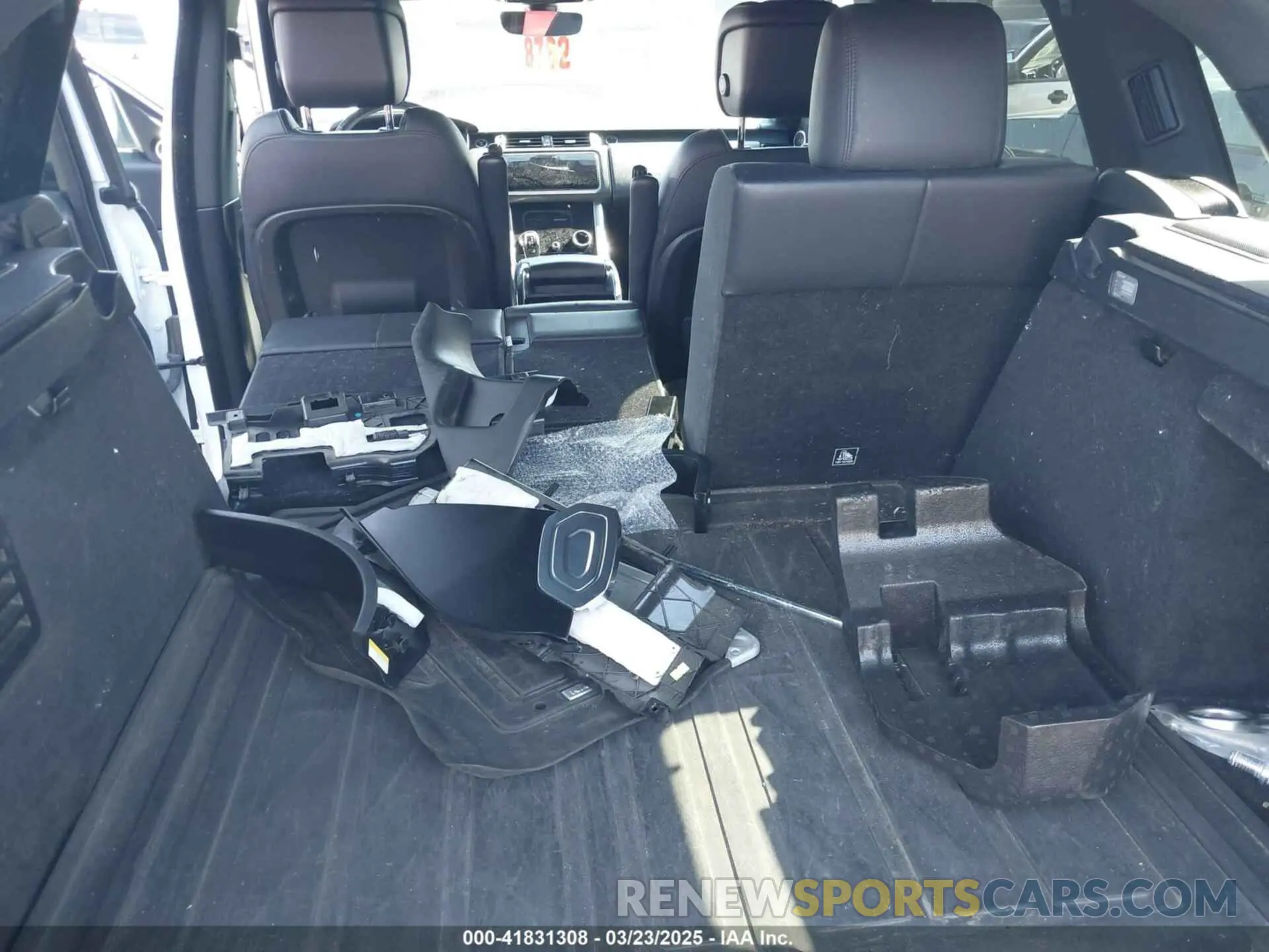18 Photograph of a damaged car SALWR2RU7KA875311 LAND ROVER RANGE ROVER SPORT 2019