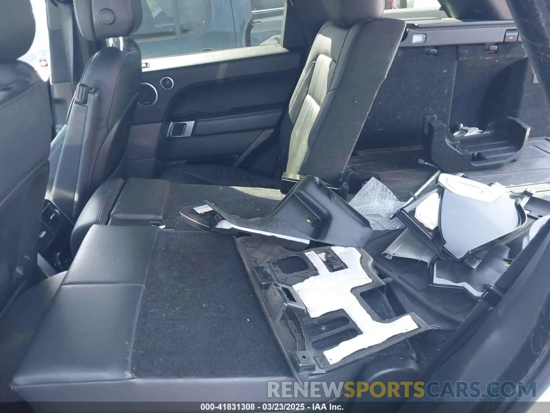 19 Photograph of a damaged car SALWR2RU7KA875311 LAND ROVER RANGE ROVER SPORT 2019