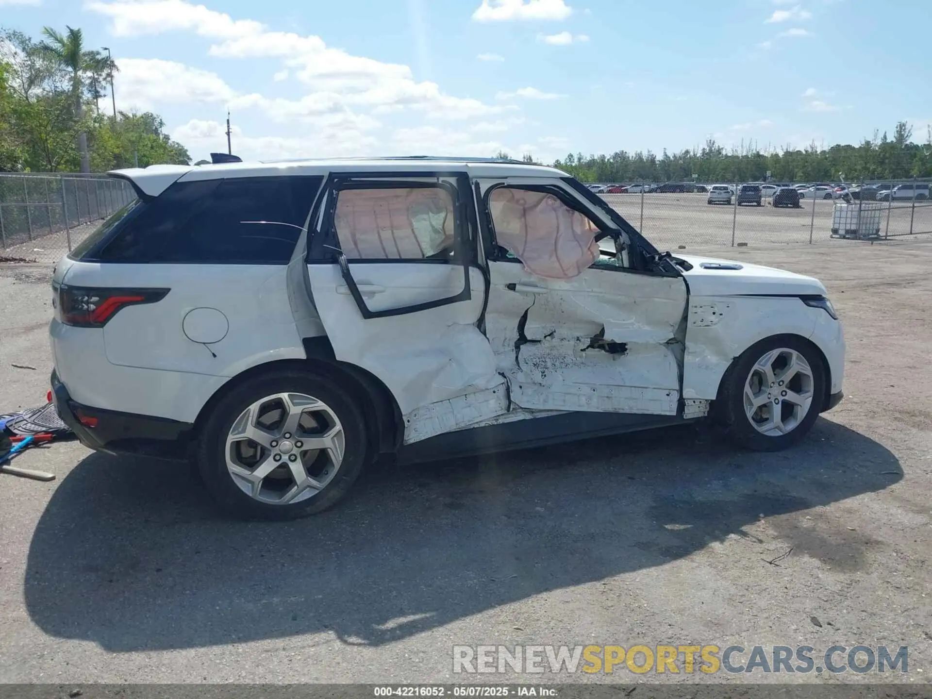 14 Photograph of a damaged car SALWR2RV2KA420472 LAND ROVER RANGE ROVER SPORT 2019
