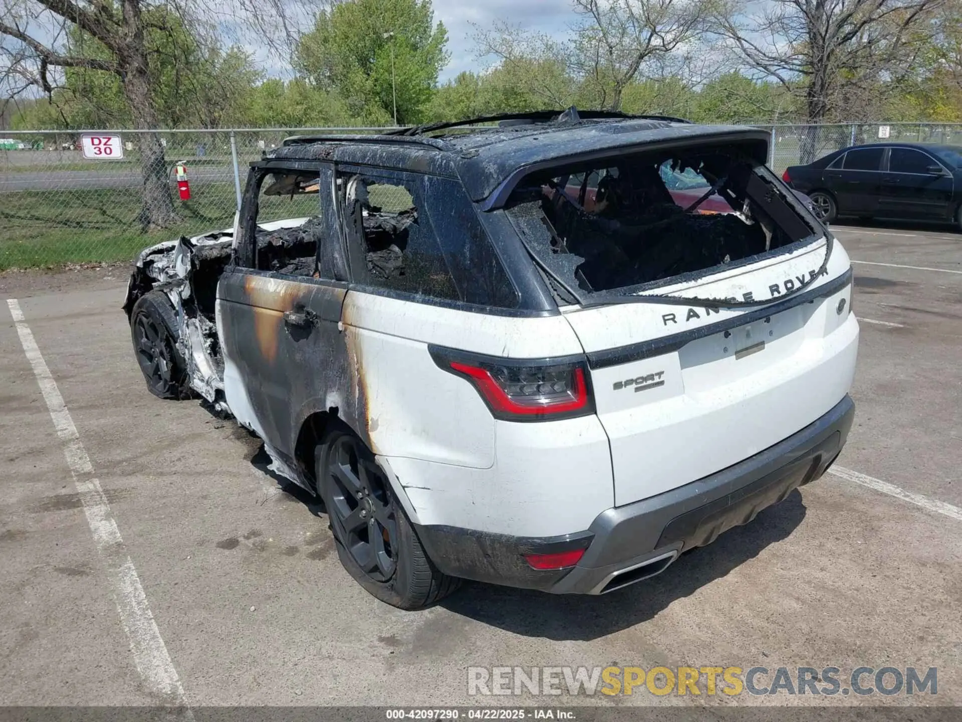 3 Photograph of a damaged car SALWR2RV2KA814148 LAND ROVER RANGE ROVER SPORT 2019