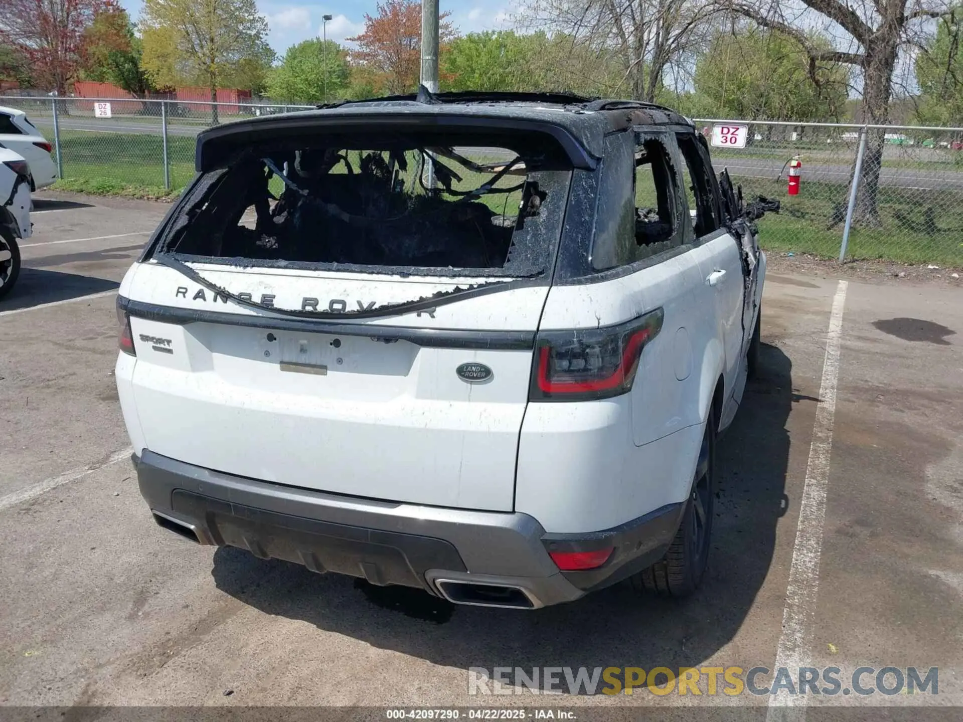 4 Photograph of a damaged car SALWR2RV2KA814148 LAND ROVER RANGE ROVER SPORT 2019