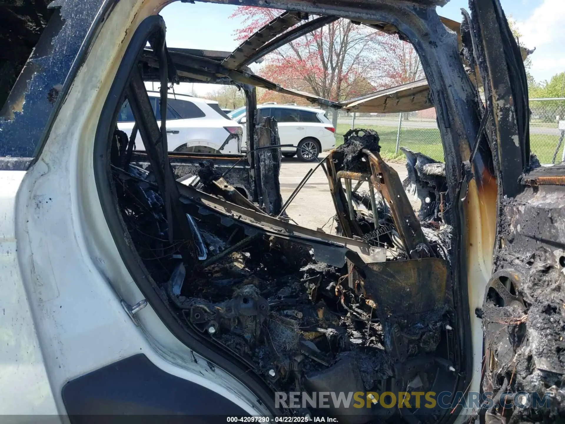 8 Photograph of a damaged car SALWR2RV2KA814148 LAND ROVER RANGE ROVER SPORT 2019