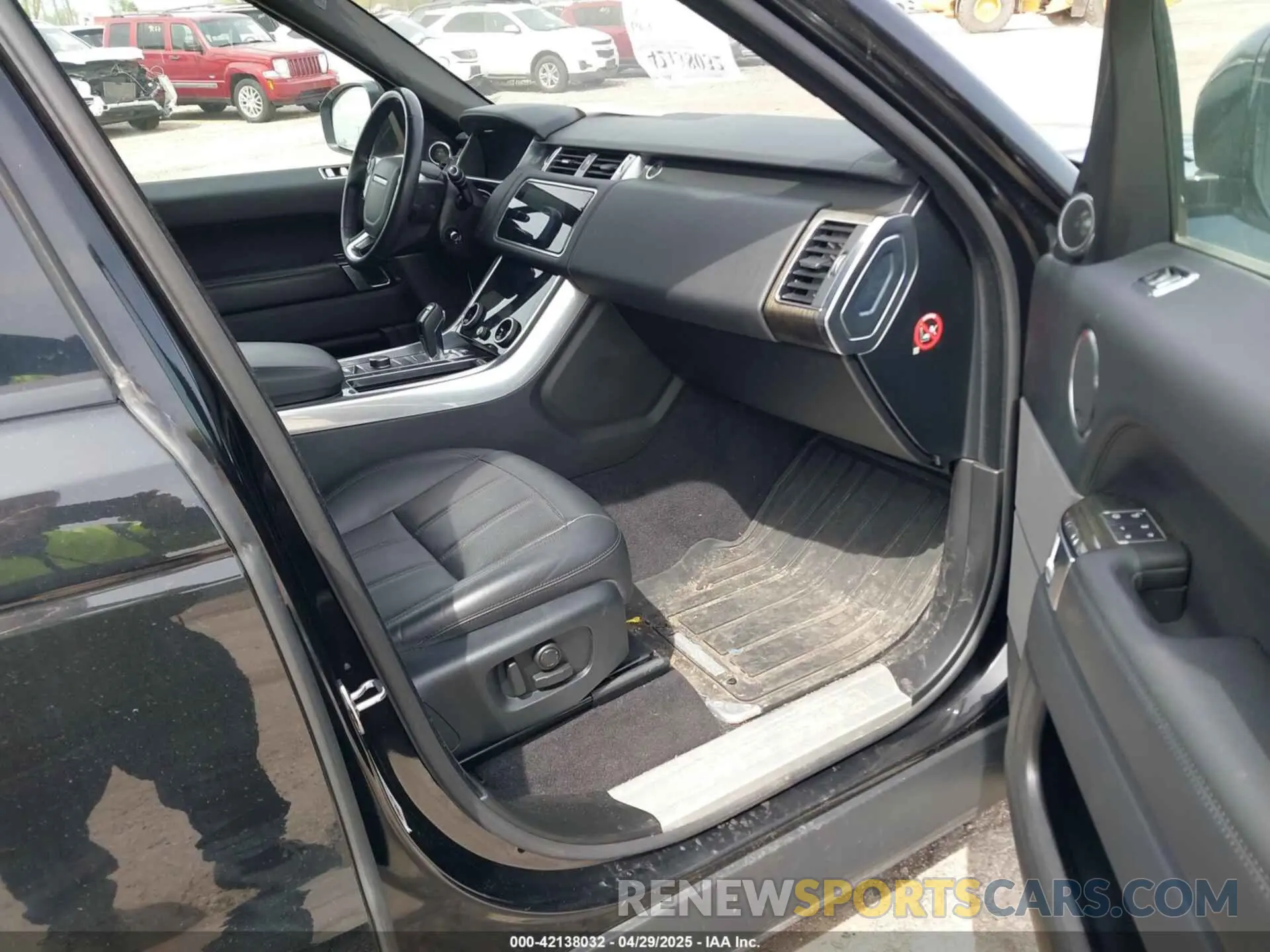 5 Photograph of a damaged car SALWR2RV2KA822315 LAND ROVER RANGE ROVER SPORT 2019