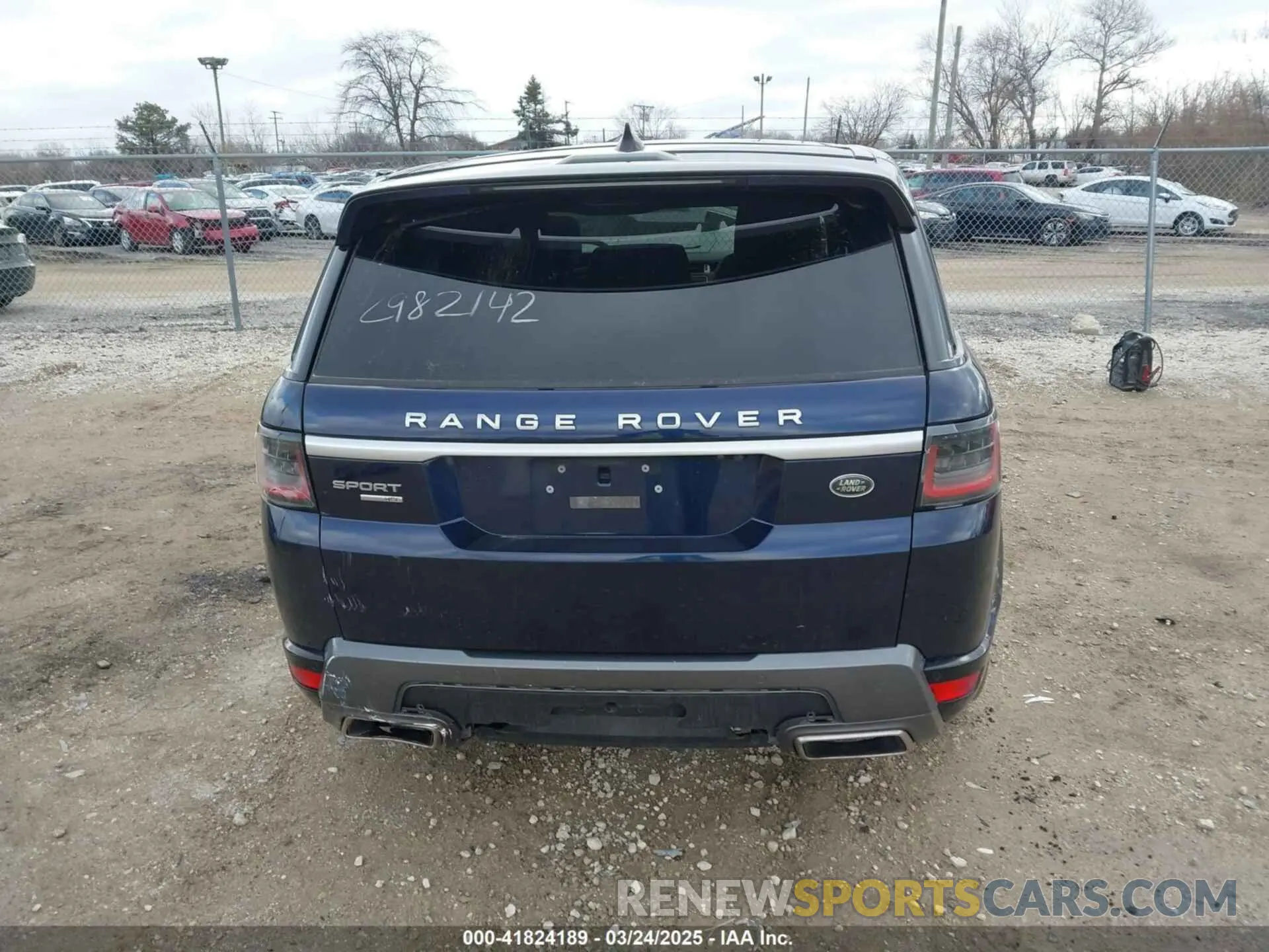 17 Photograph of a damaged car SALWR2RVXKA824104 LAND ROVER RANGE ROVER SPORT 2019