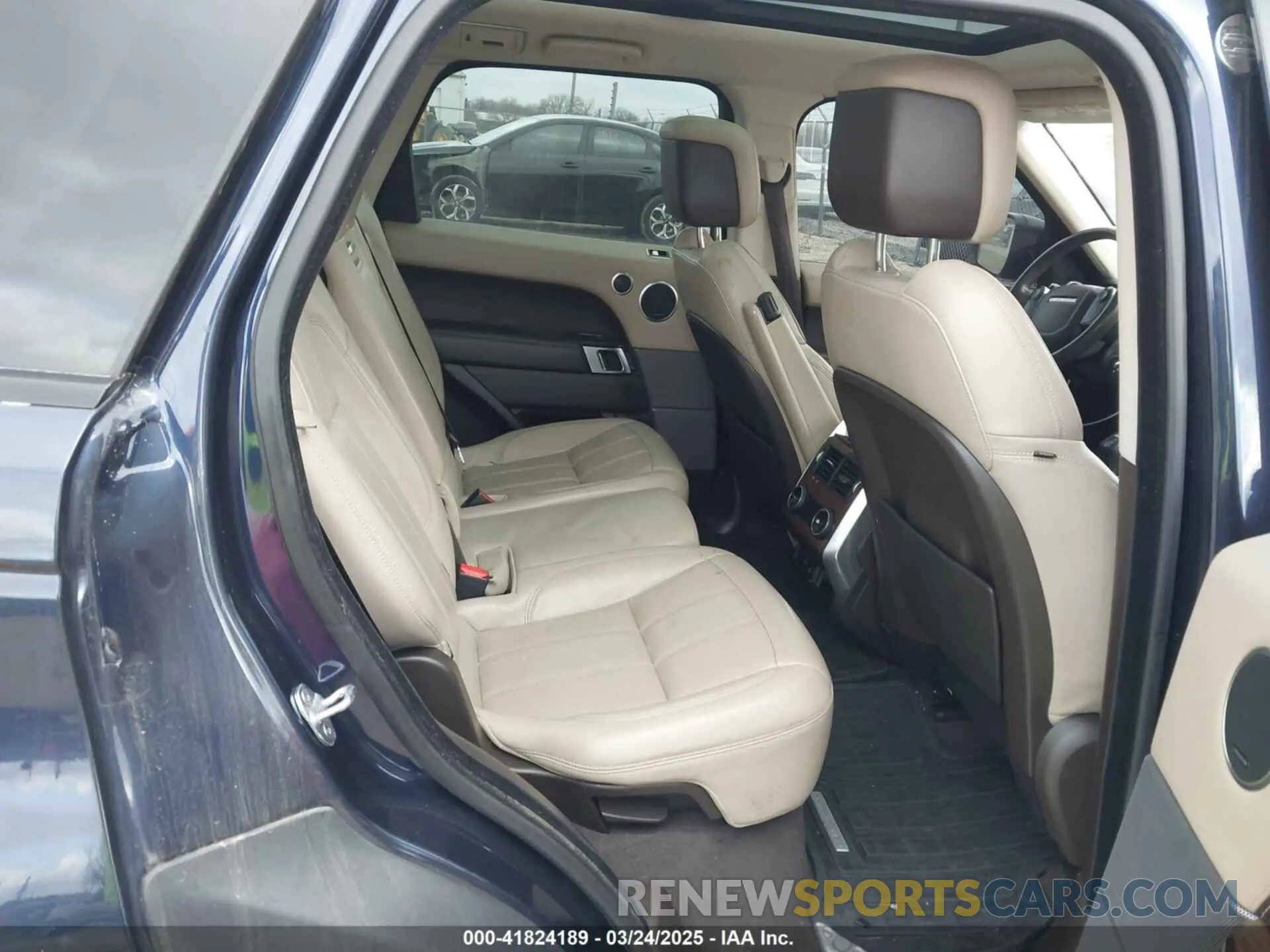 8 Photograph of a damaged car SALWR2RVXKA824104 LAND ROVER RANGE ROVER SPORT 2019