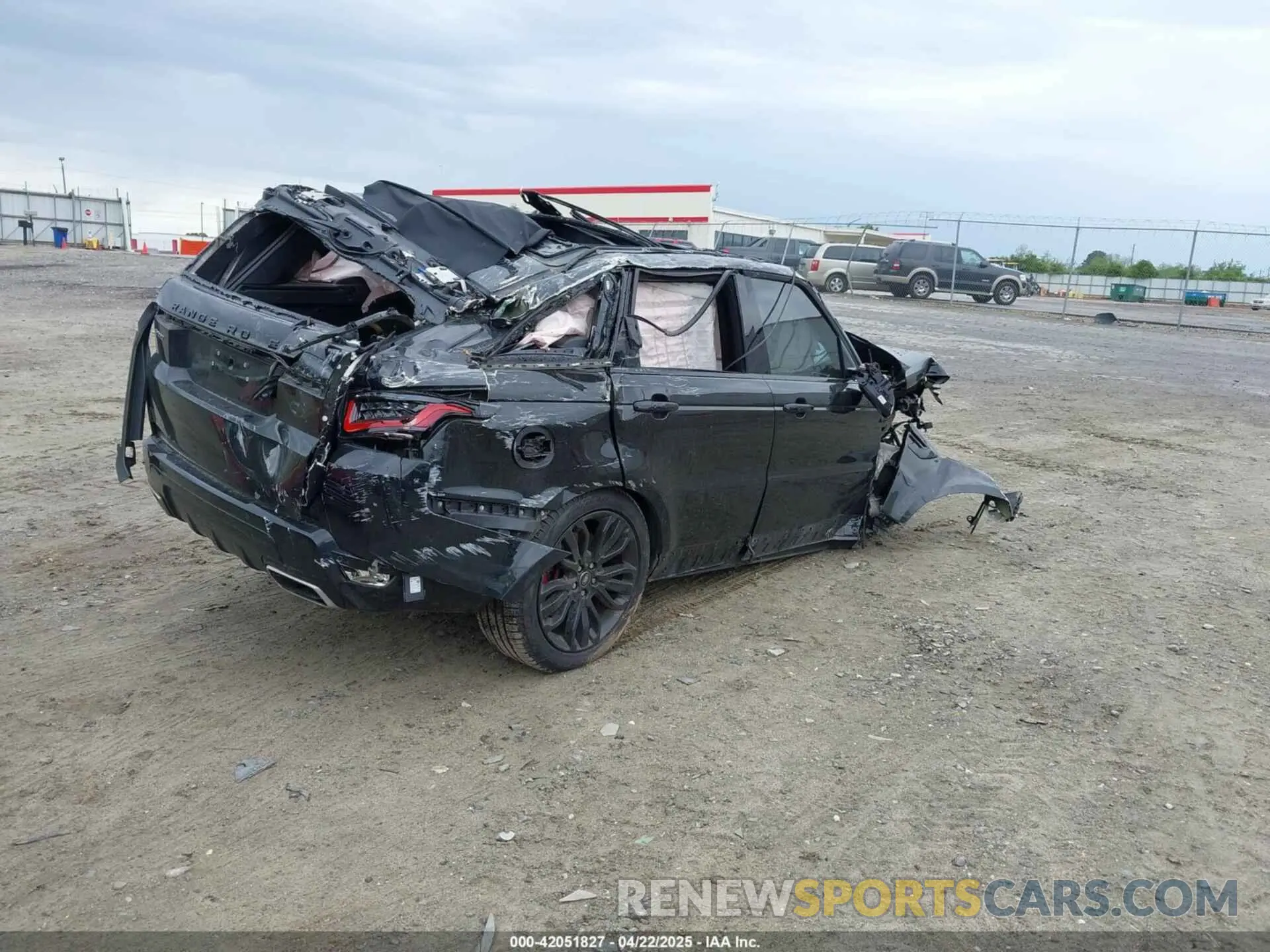 4 Photograph of a damaged car SALWV2SV1KA420601 LAND ROVER RANGE ROVER SPORT 2019