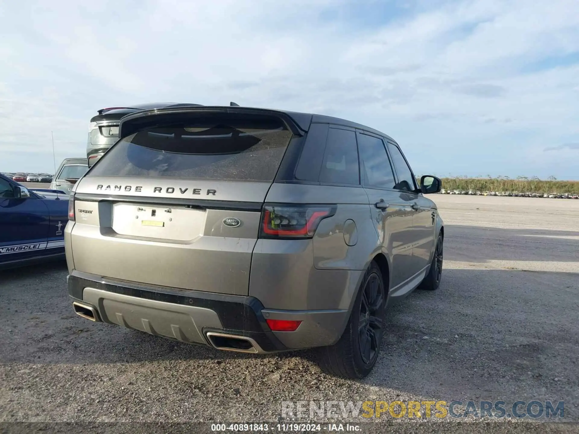 4 Photograph of a damaged car SALWV2SV5KA826610 LAND ROVER RANGE ROVER SPORT 2019