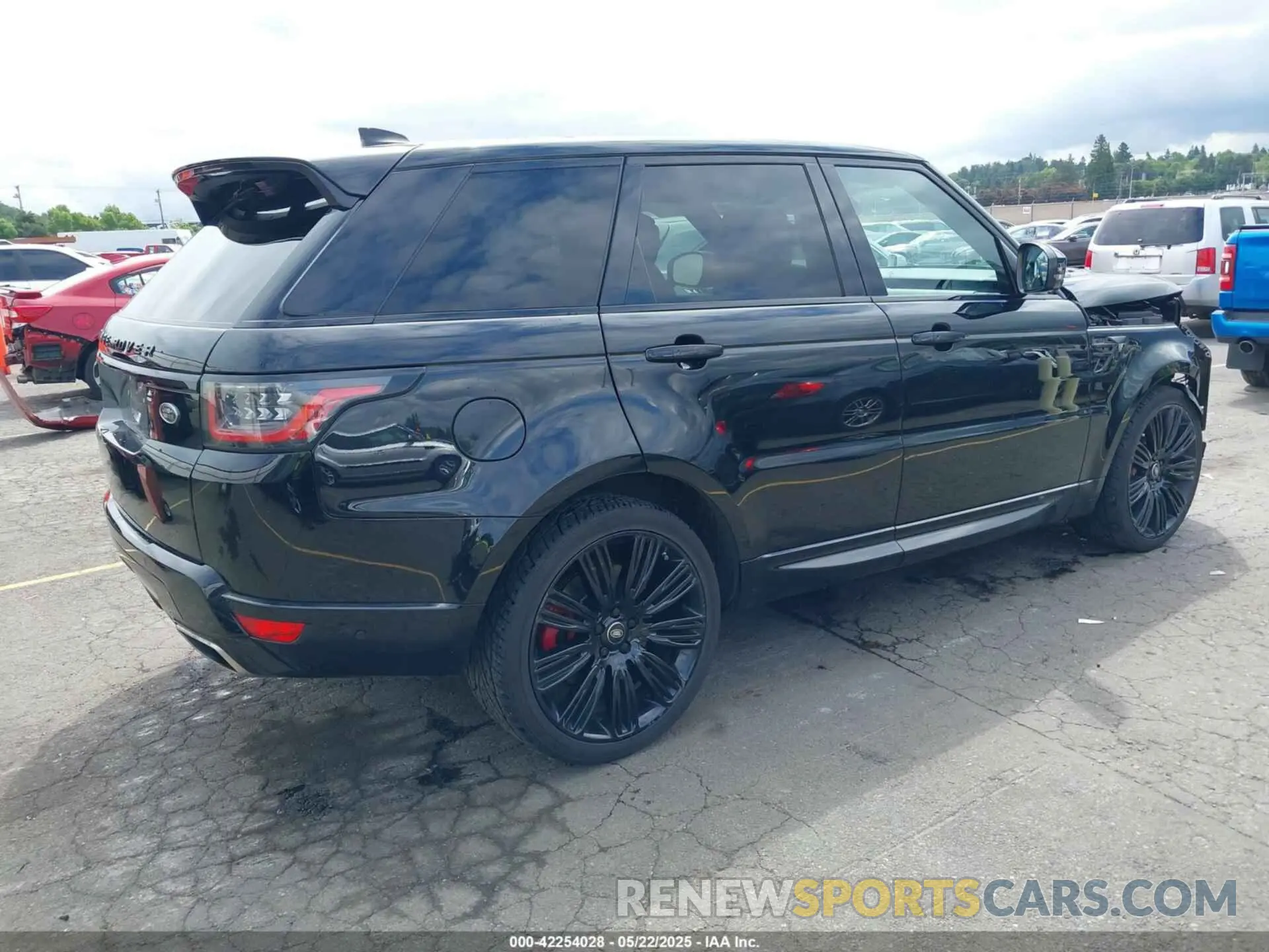 4 Photograph of a damaged car SALWV2SV8KA422054 LAND ROVER RANGE ROVER SPORT 2019