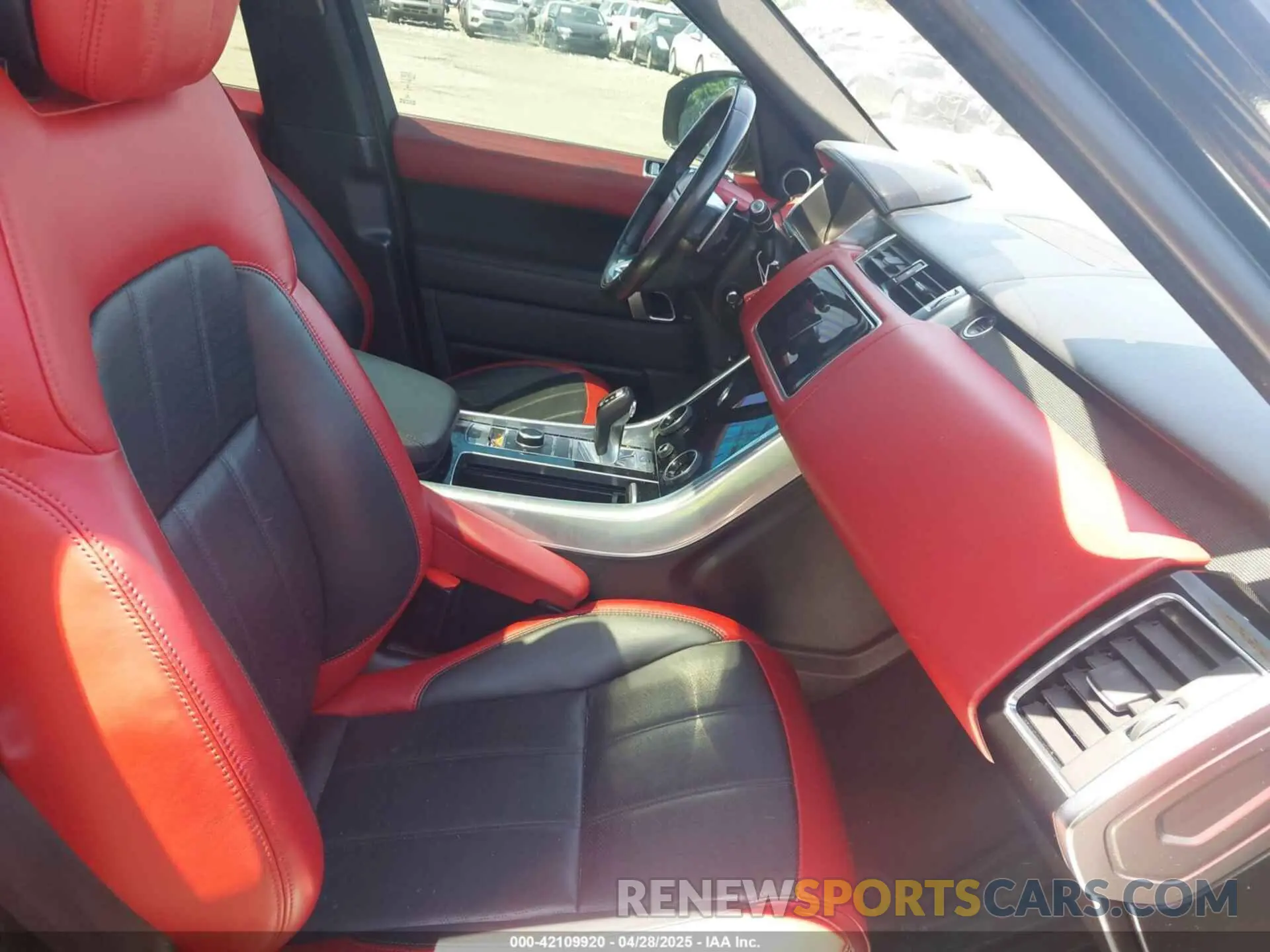5 Photograph of a damaged car SALWV2SV8KA820624 LAND ROVER RANGE ROVER SPORT 2019