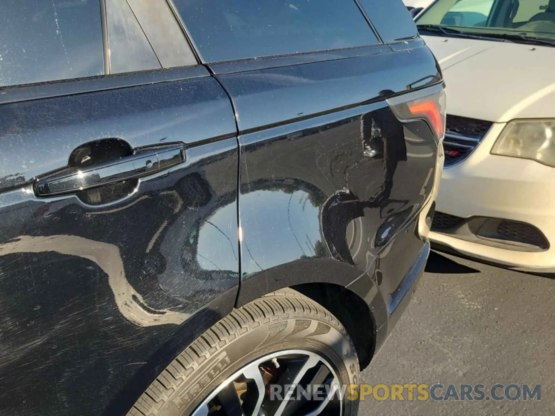11 Photograph of a damaged car SALWV2SV9KA820406 LAND ROVER RANGE ROVER SPORT 2019
