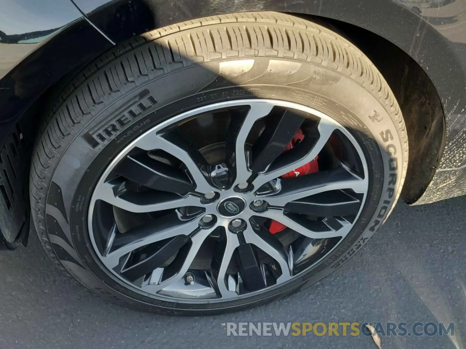 17 Photograph of a damaged car SALWV2SV9KA820406 LAND ROVER RANGE ROVER SPORT 2019