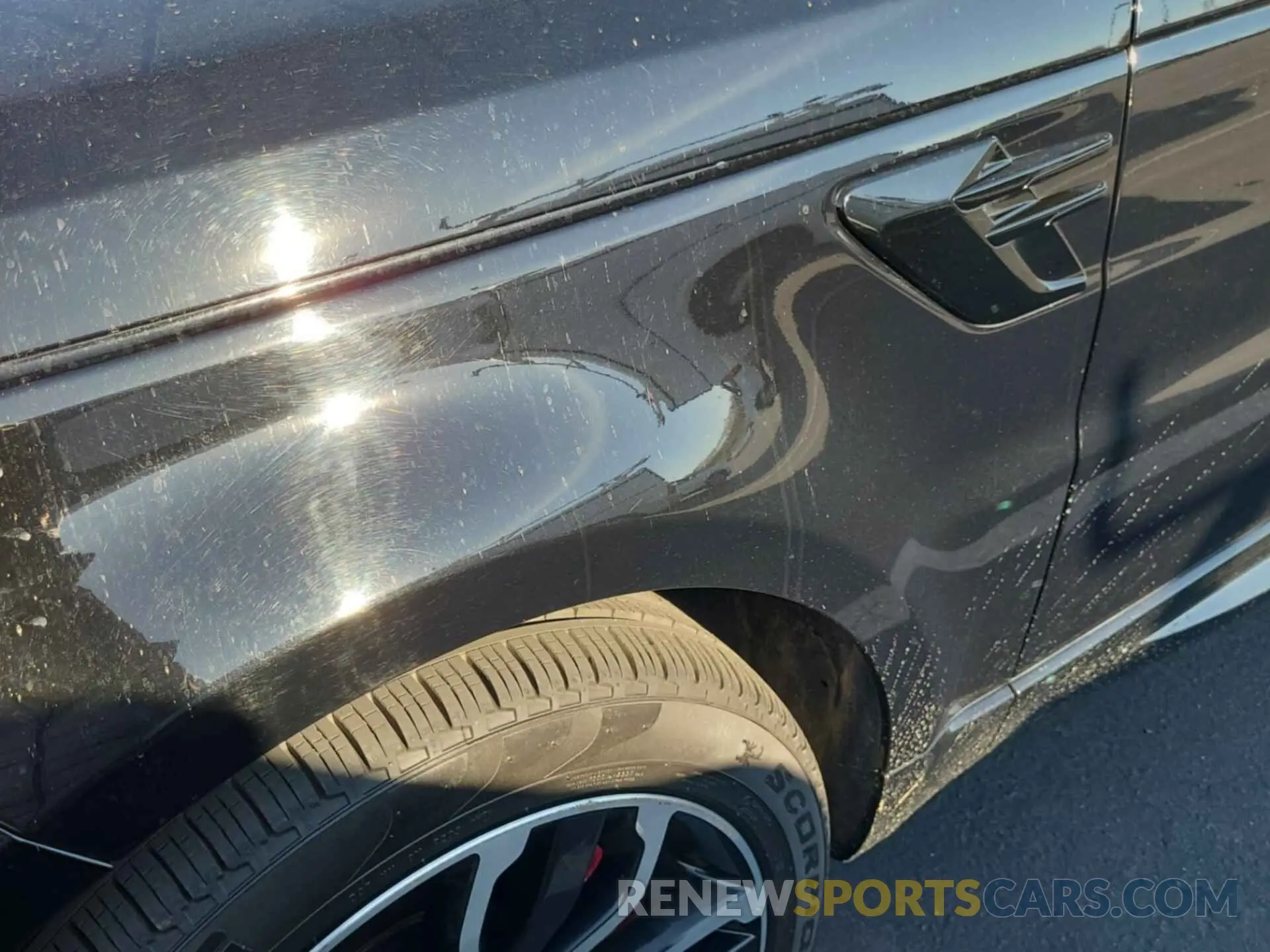28 Photograph of a damaged car SALWV2SV9KA820406 LAND ROVER RANGE ROVER SPORT 2019