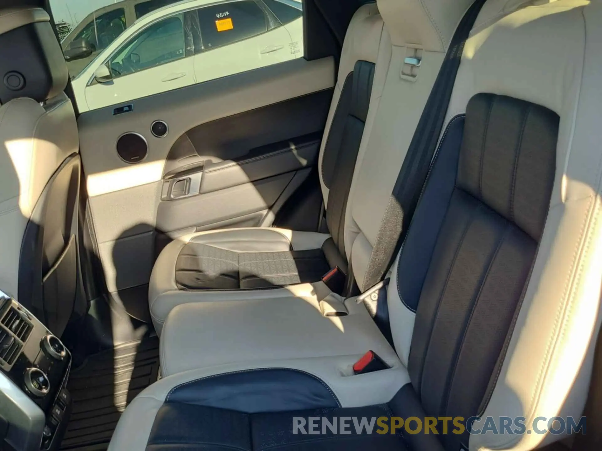 39 Photograph of a damaged car SALWV2SV9KA820406 LAND ROVER RANGE ROVER SPORT 2019