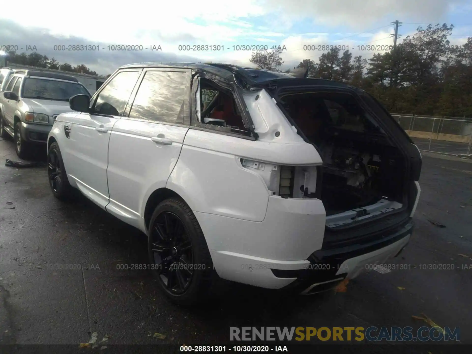 3 Photograph of a damaged car SALWR2SE0LA899728 LAND ROVER RANGE ROVER SPORT 2020