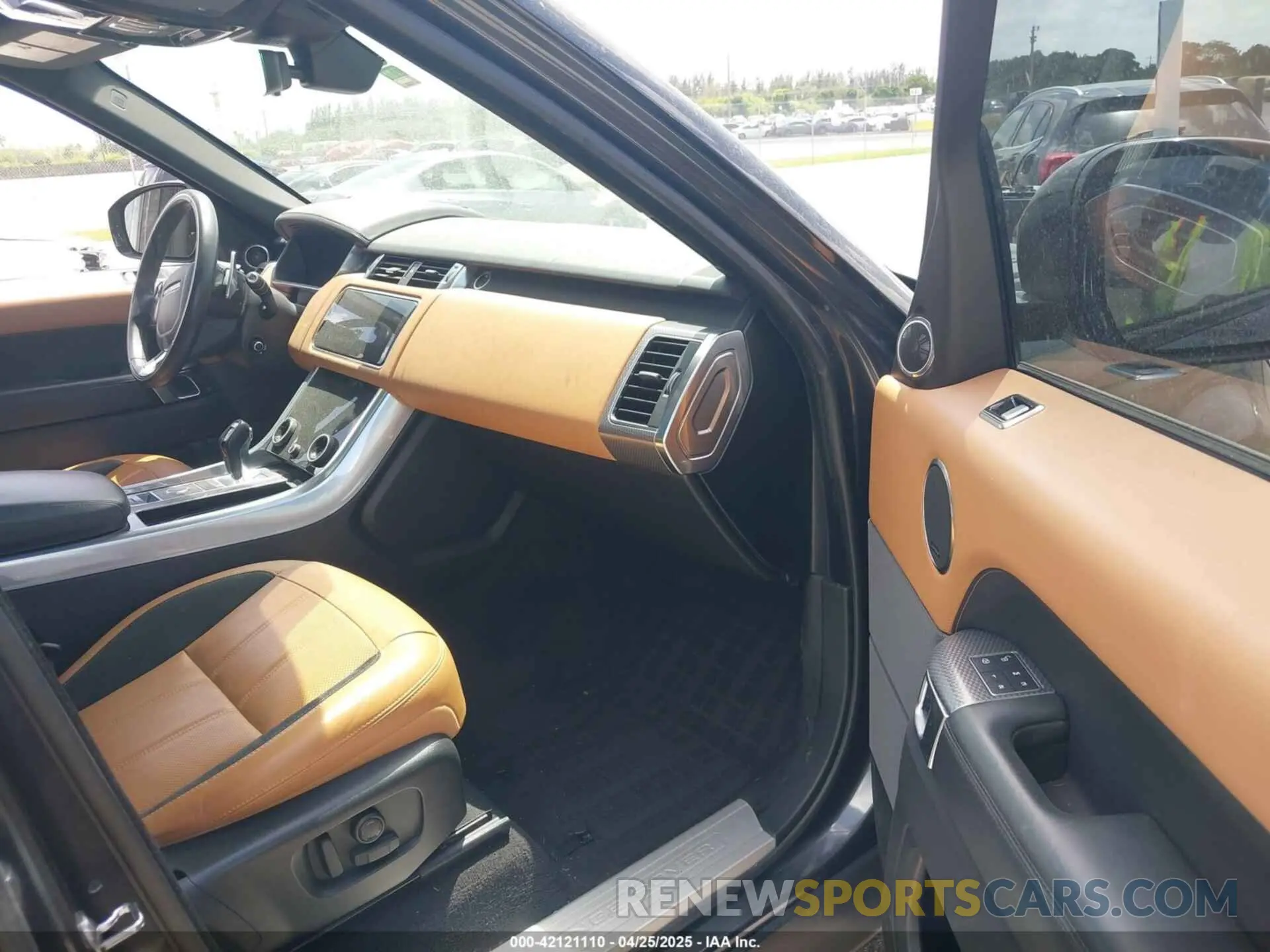 5 Photograph of a damaged car SALWR2SE1LA877348 LAND ROVER RANGE ROVER SPORT 2020