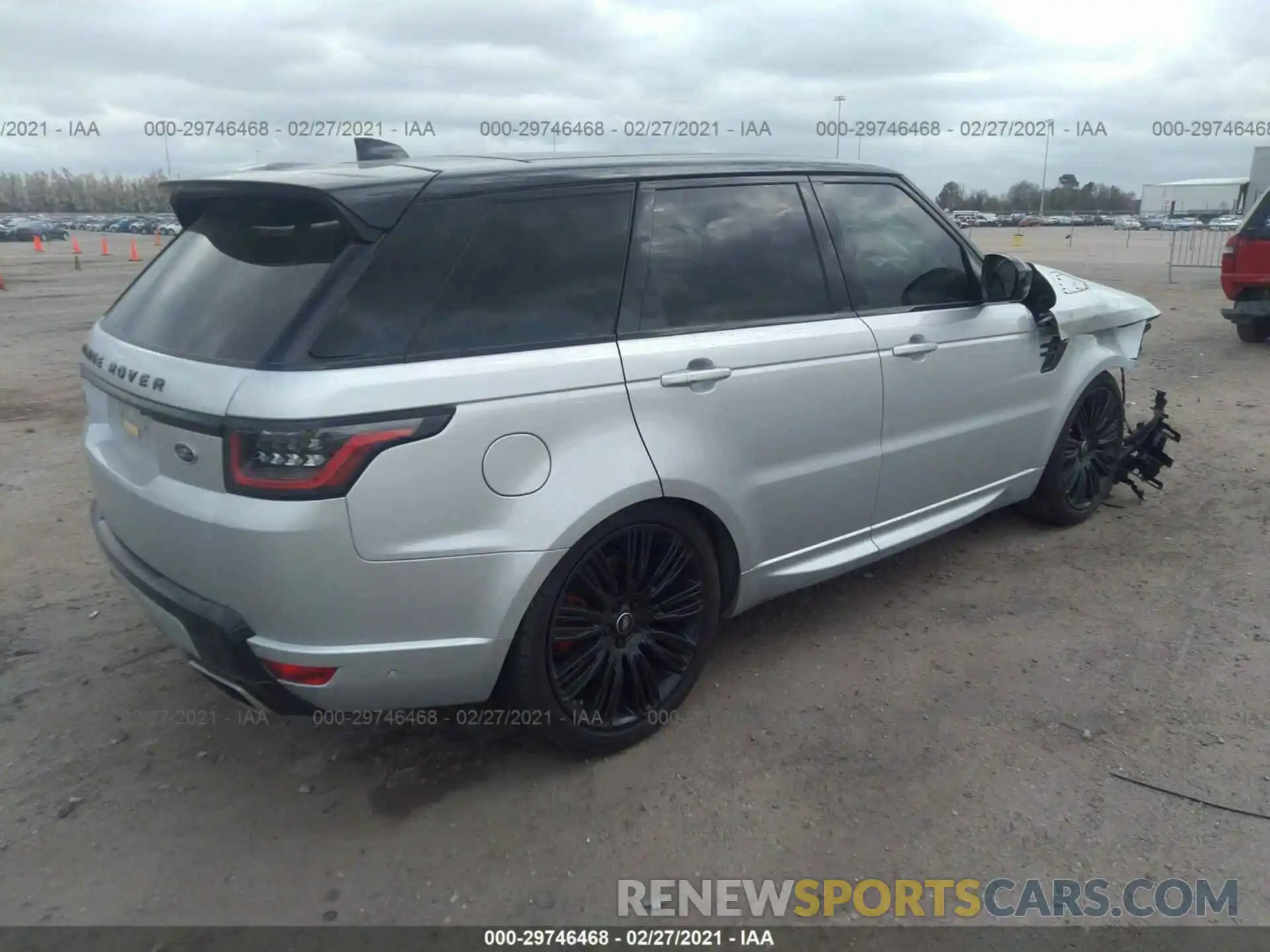 4 Photograph of a damaged car SALWR2SE2LA703563 LAND ROVER RANGE ROVER SPORT 2020