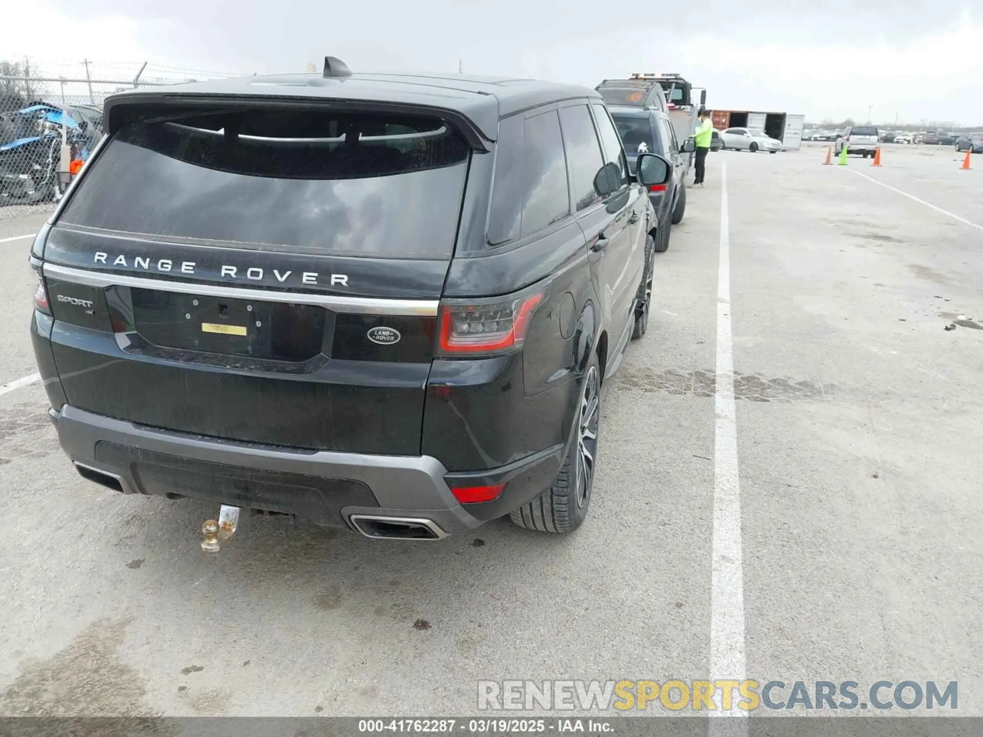4 Photograph of a damaged car SALWR2SU4LA735745 LAND ROVER RANGE ROVER SPORT 2020