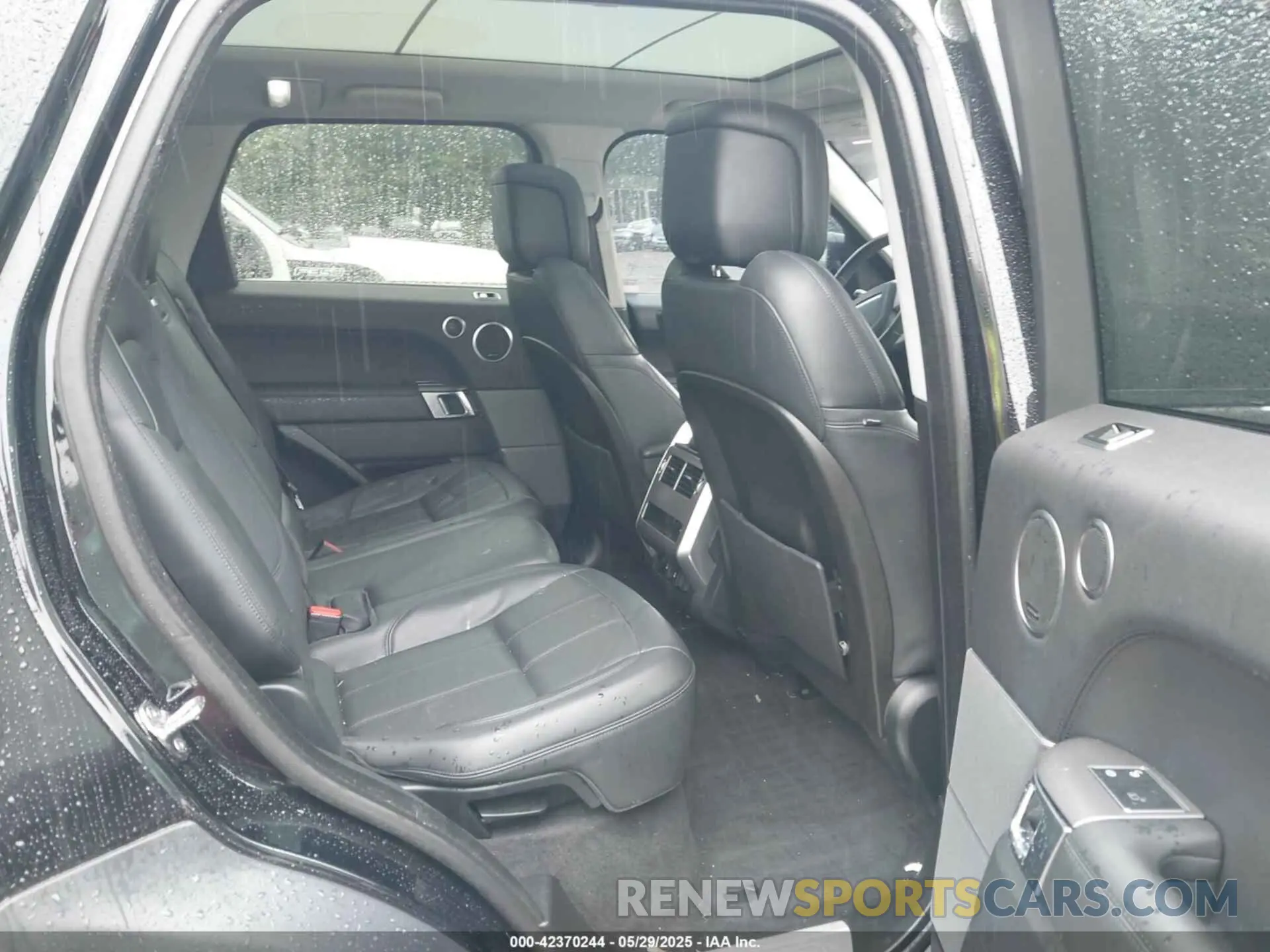 8 Photograph of a damaged car SALWR2SU5LA883189 LAND ROVER RANGE ROVER SPORT 2020