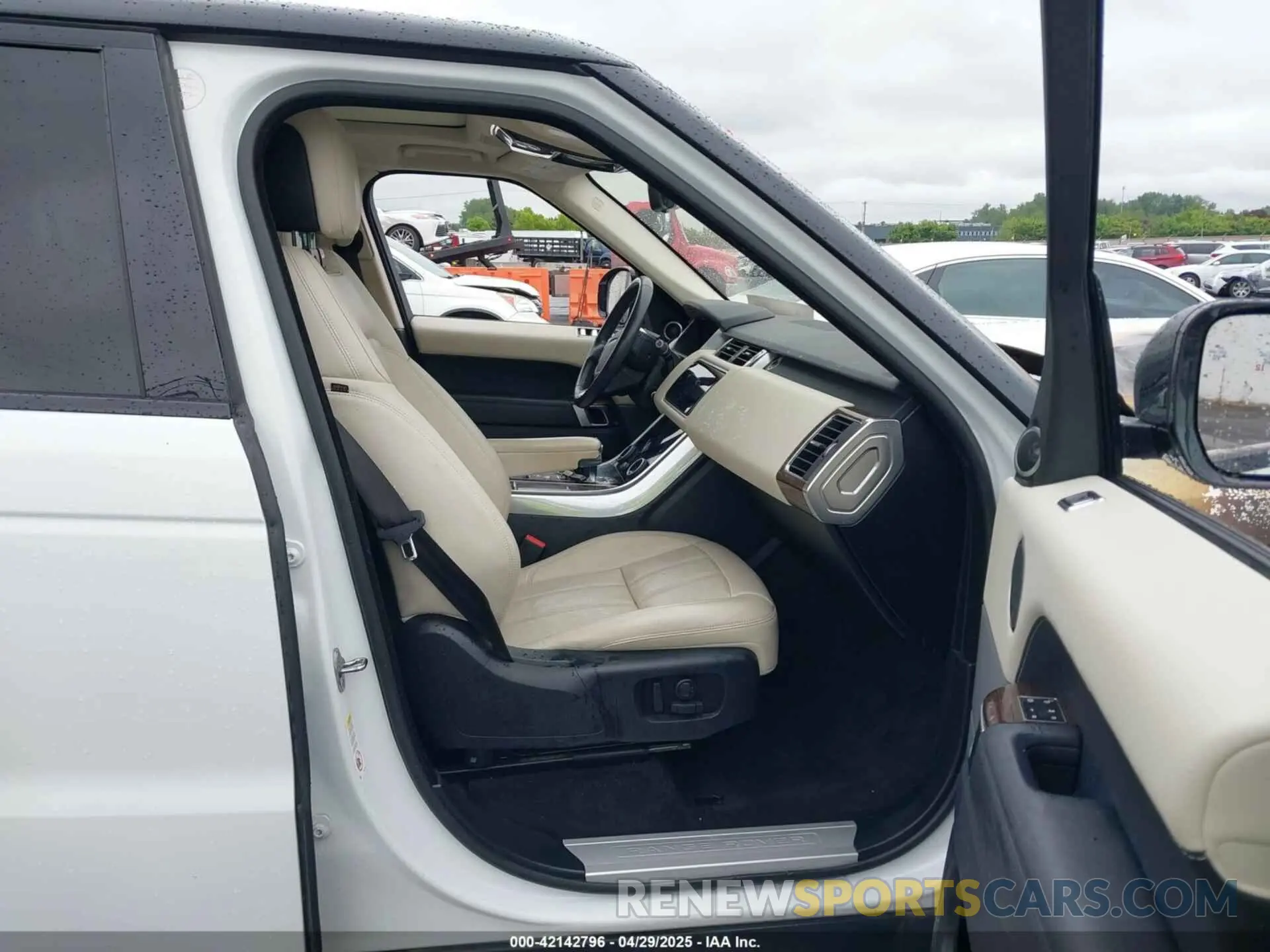 5 Photograph of a damaged car SALWR2SU9LA883826 LAND ROVER RANGE ROVER SPORT 2020