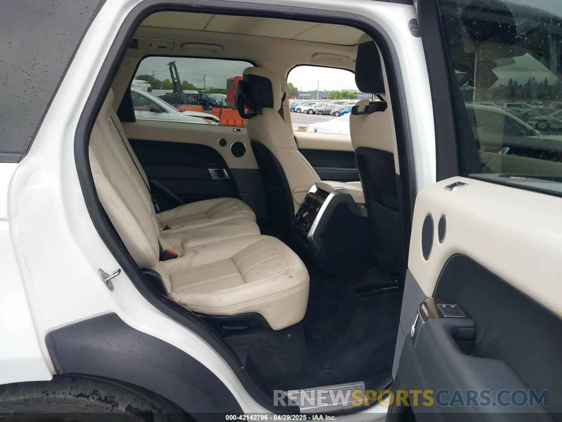 8 Photograph of a damaged car SALWR2SU9LA883826 LAND ROVER RANGE ROVER SPORT 2020