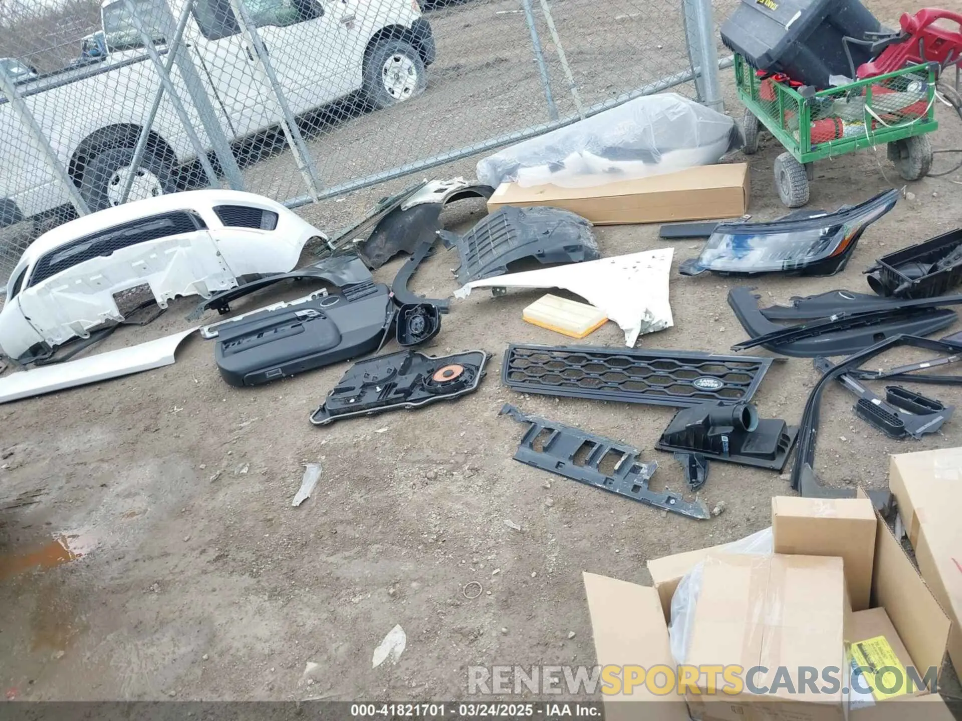 12 Photograph of a damaged car SALWS2RU0LA733551 LAND ROVER RANGE ROVER SPORT 2020