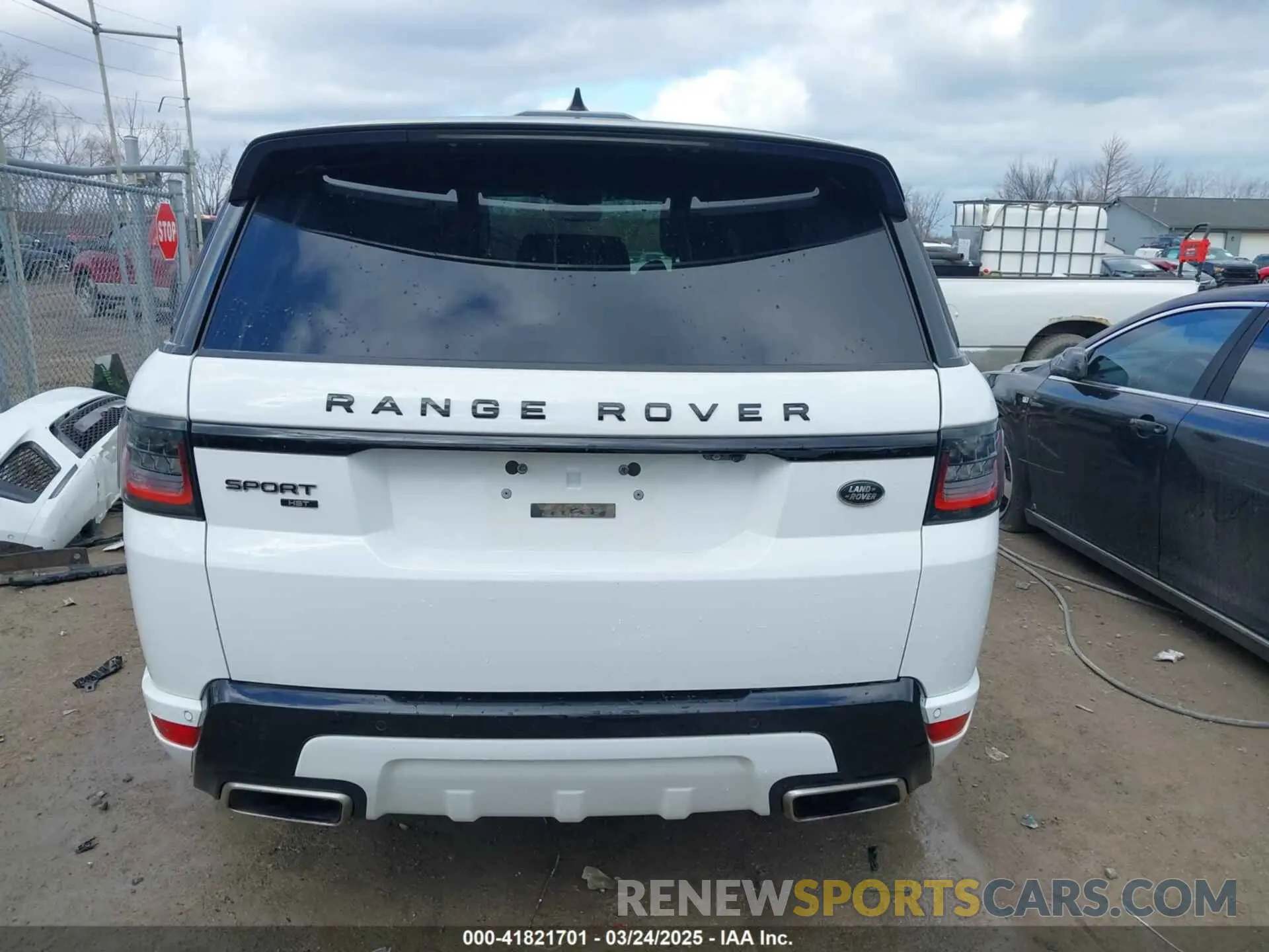 17 Photograph of a damaged car SALWS2RU0LA733551 LAND ROVER RANGE ROVER SPORT 2020