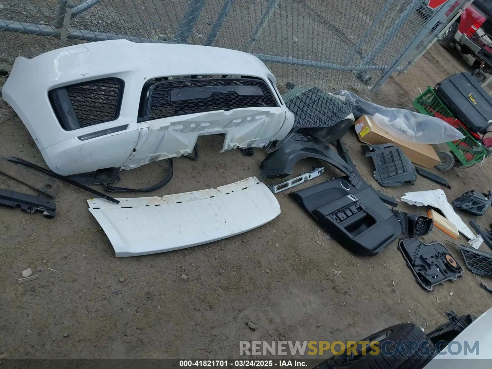 18 Photograph of a damaged car SALWS2RU0LA733551 LAND ROVER RANGE ROVER SPORT 2020