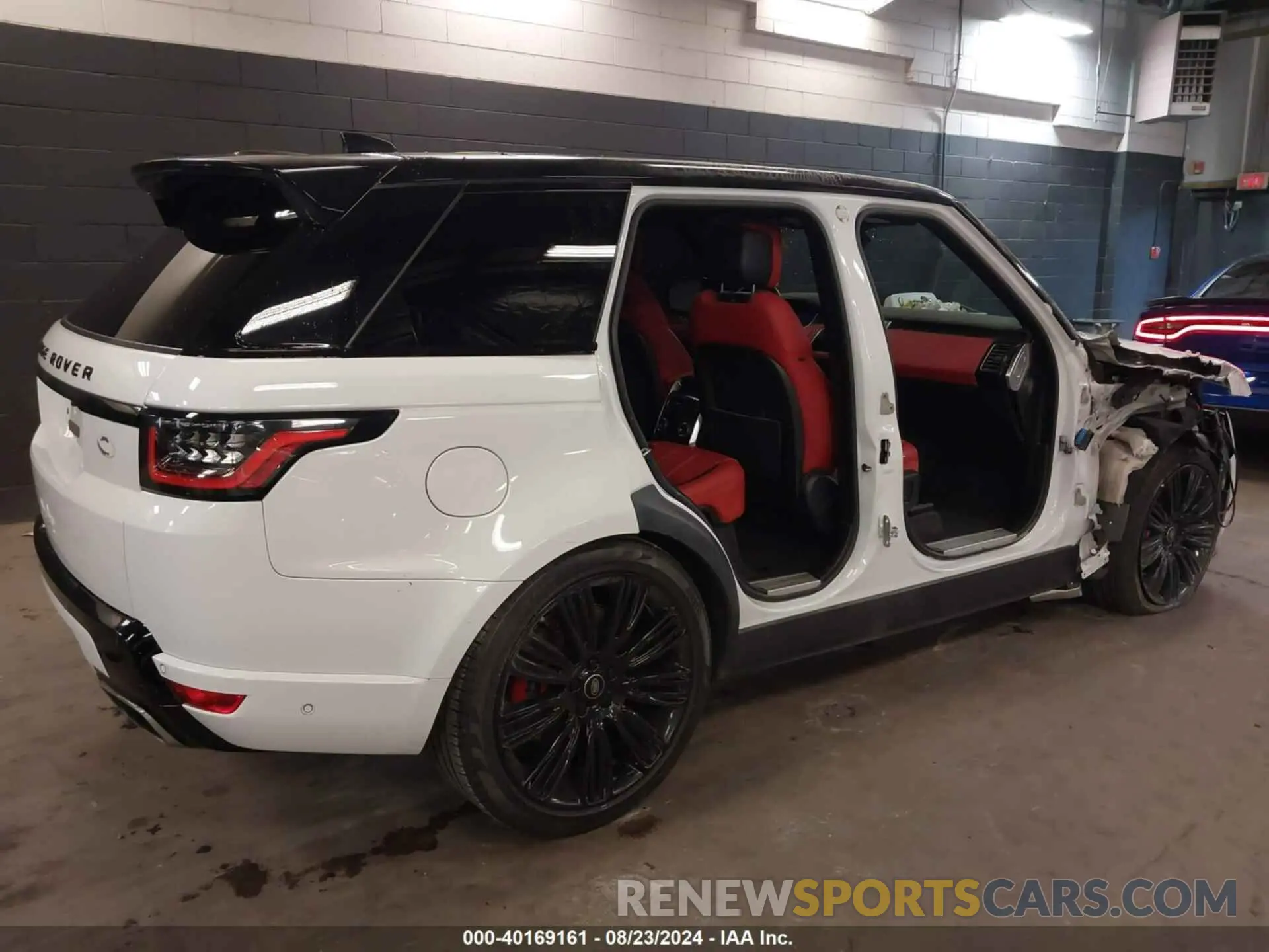 4 Photograph of a damaged car SALWR2SE8MA755930 LAND ROVER RANGE ROVER SPORT 2021