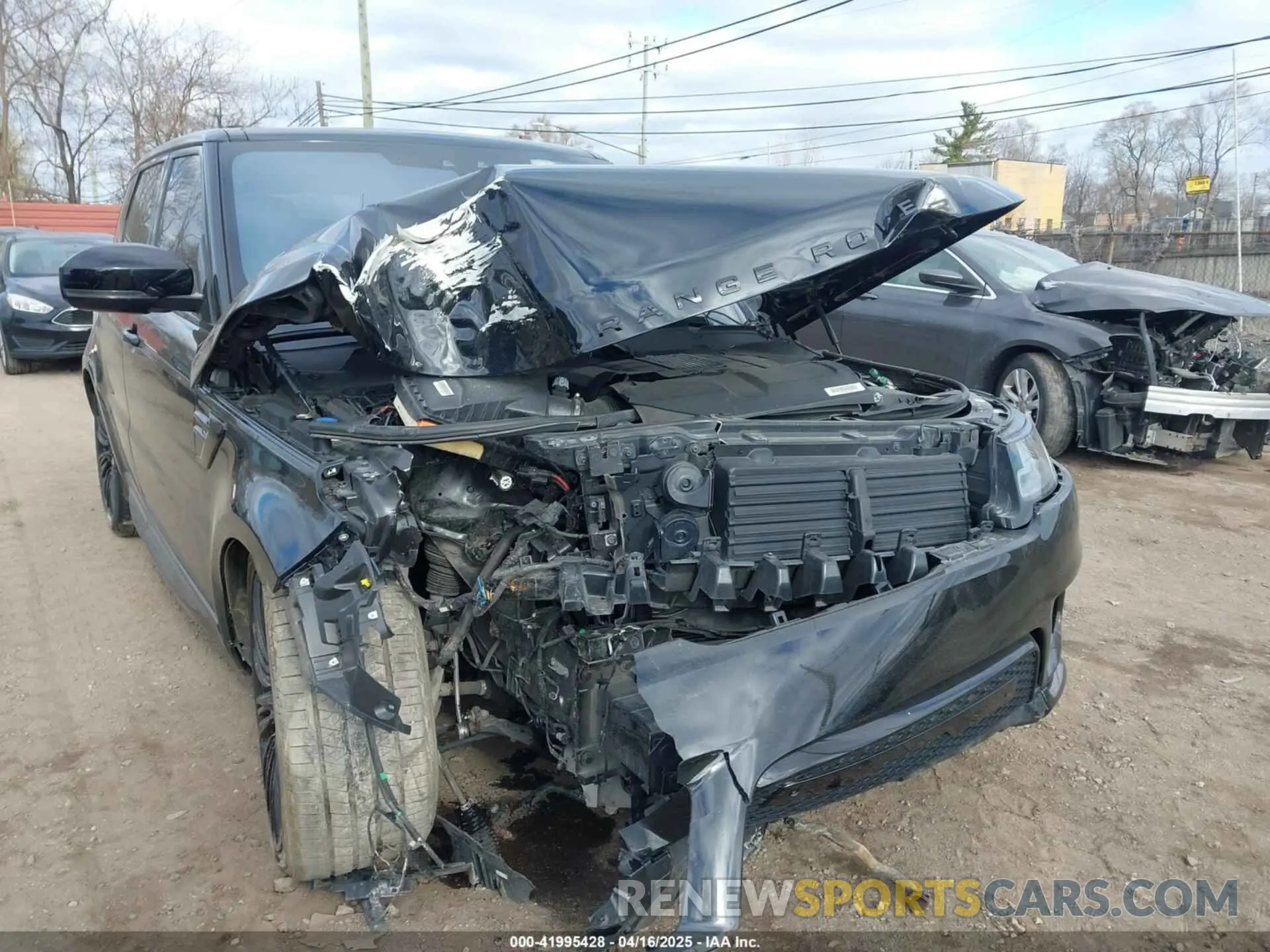 17 Photograph of a damaged car SALWR2SE8MA759704 LAND ROVER RANGE ROVER SPORT 2021