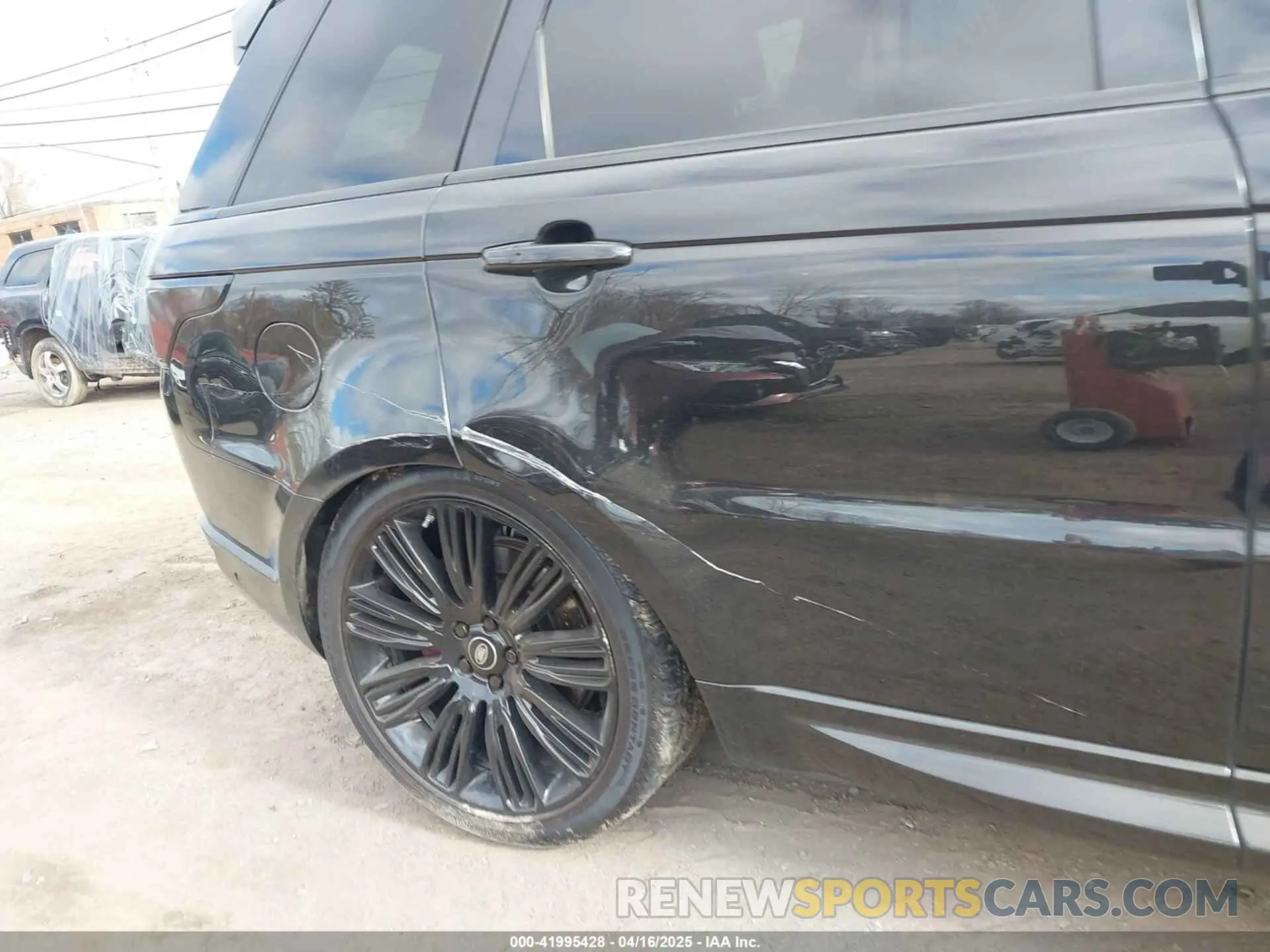 18 Photograph of a damaged car SALWR2SE8MA759704 LAND ROVER RANGE ROVER SPORT 2021
