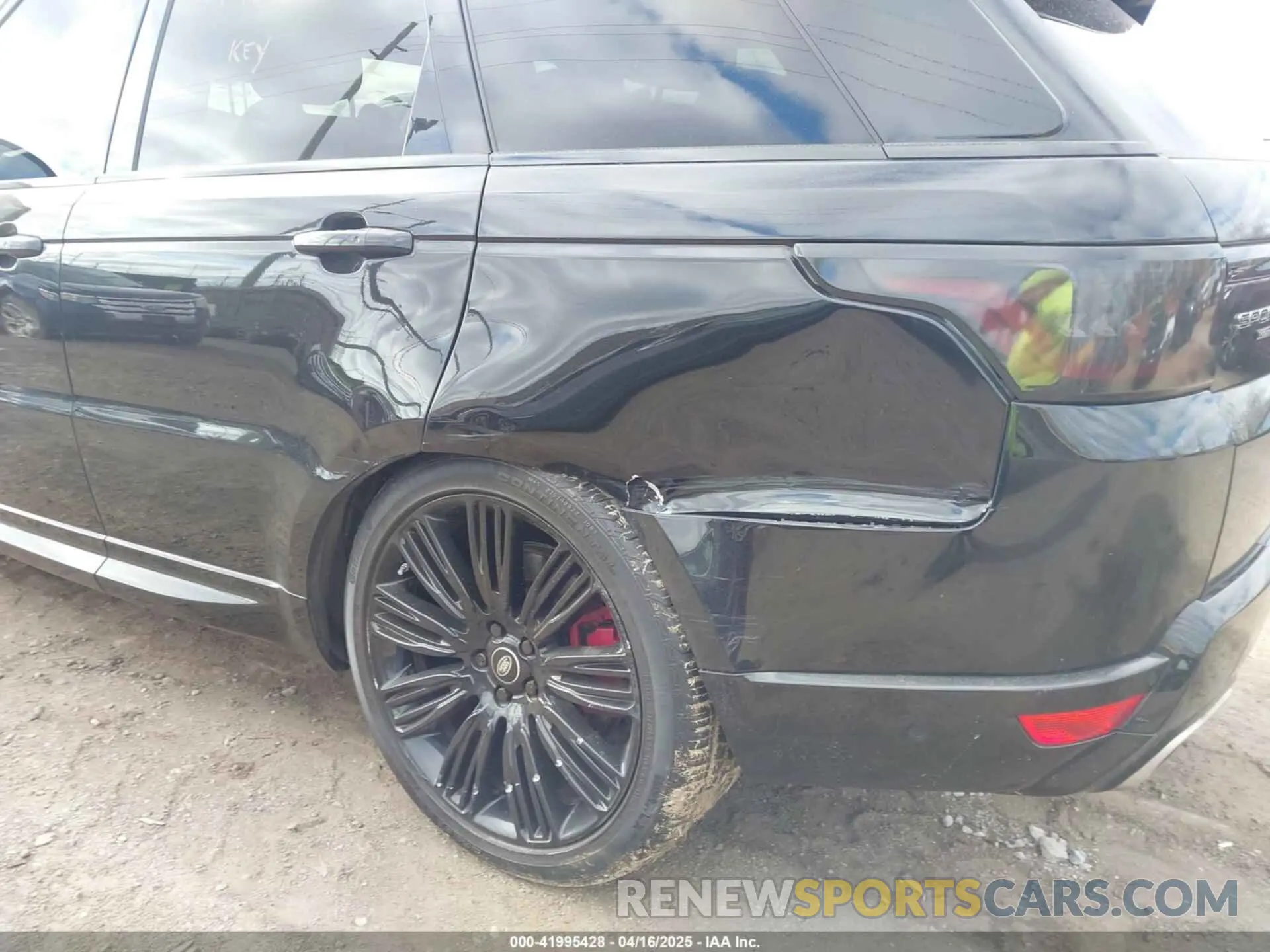 19 Photograph of a damaged car SALWR2SE8MA759704 LAND ROVER RANGE ROVER SPORT 2021