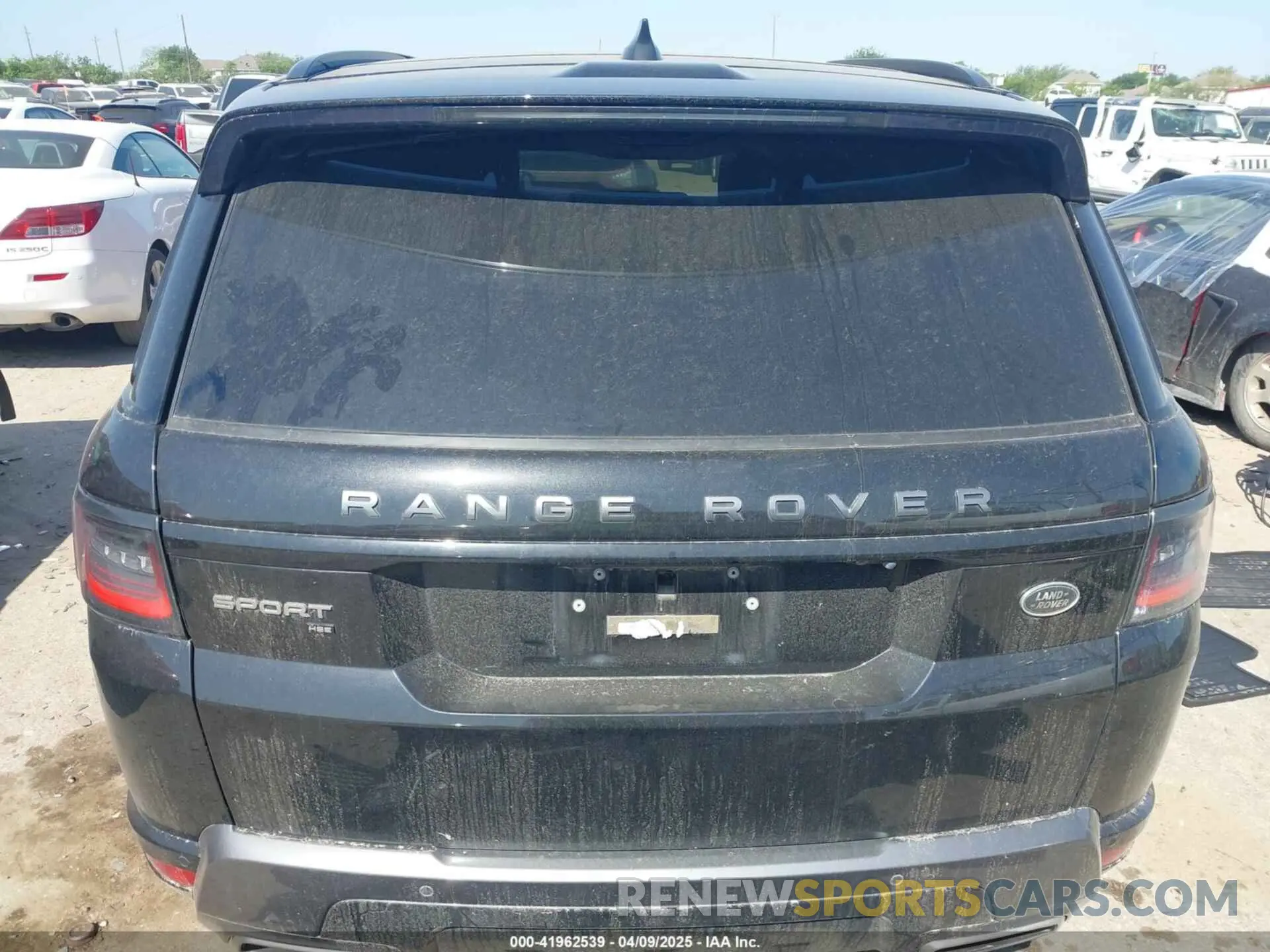 17 Photograph of a damaged car SALWR2SUXMA772543 LAND ROVER RANGE ROVER SPORT 2021