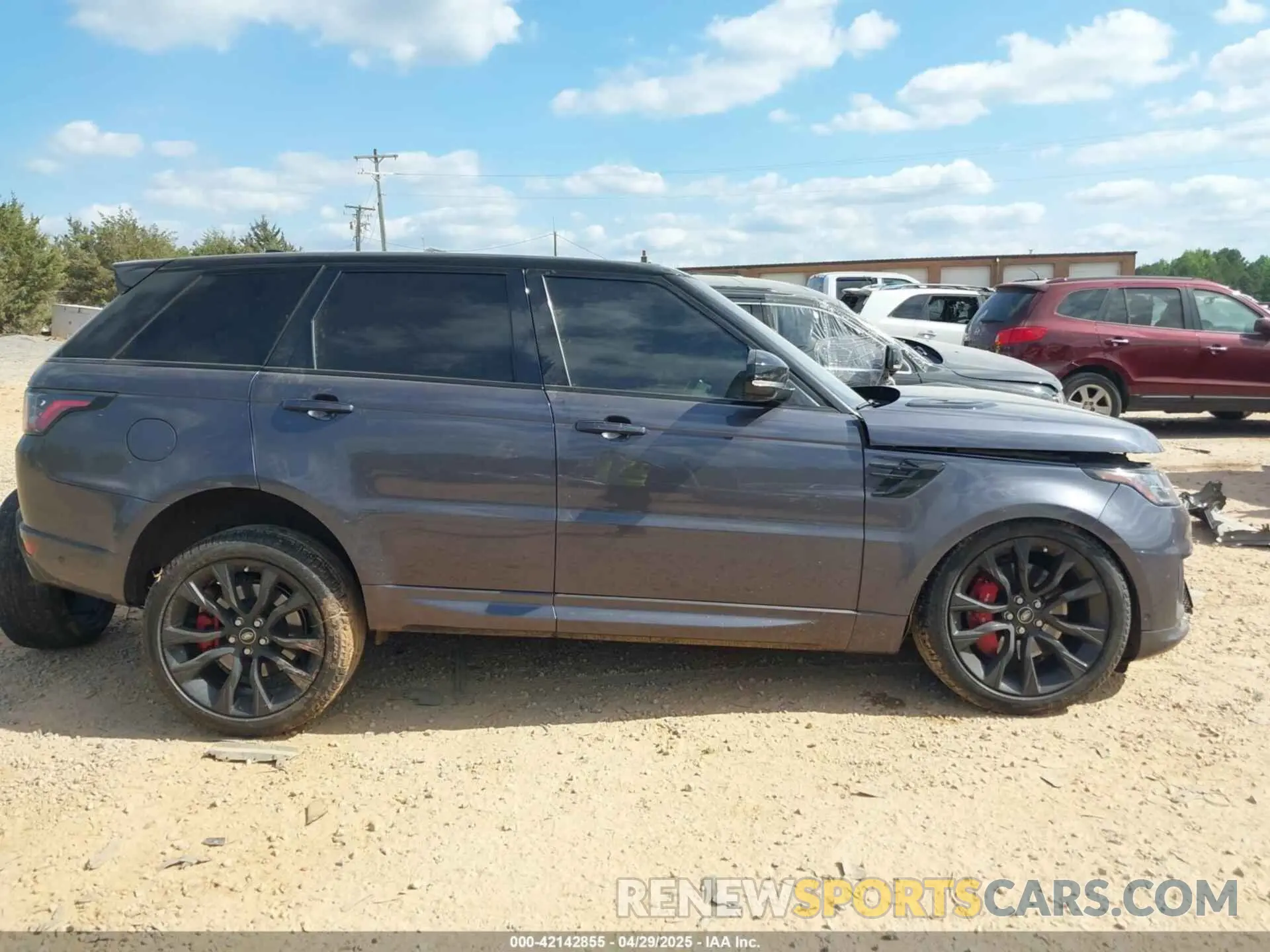 12 Photograph of a damaged car SALWS2RU6MA787289 LAND ROVER RANGE ROVER SPORT 2021