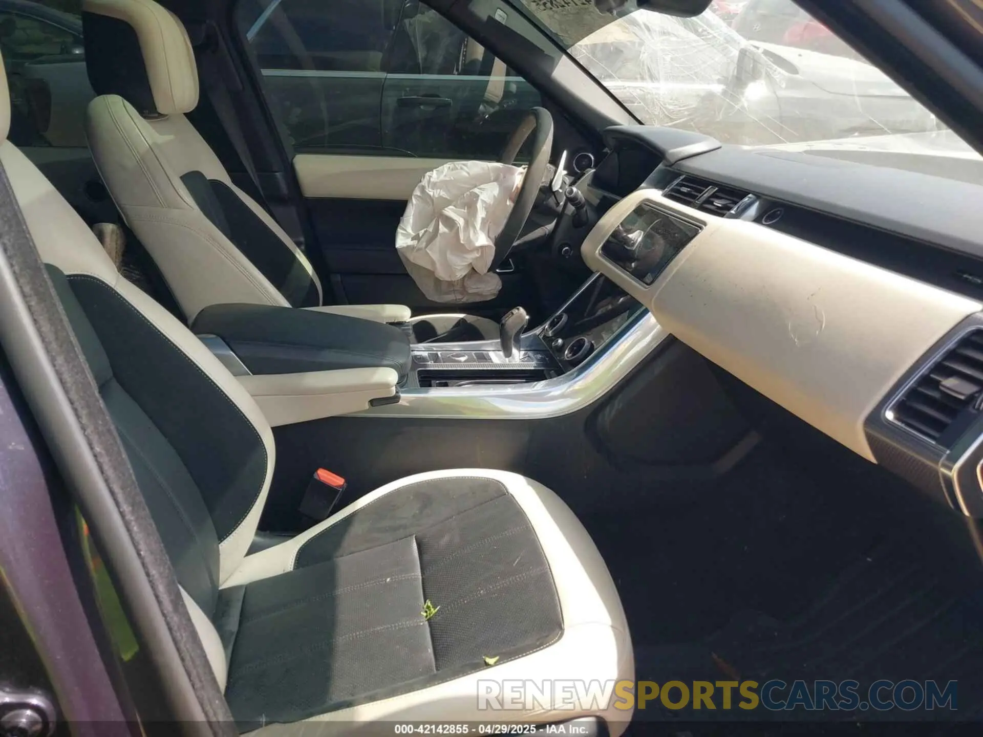 5 Photograph of a damaged car SALWS2RU6MA787289 LAND ROVER RANGE ROVER SPORT 2021