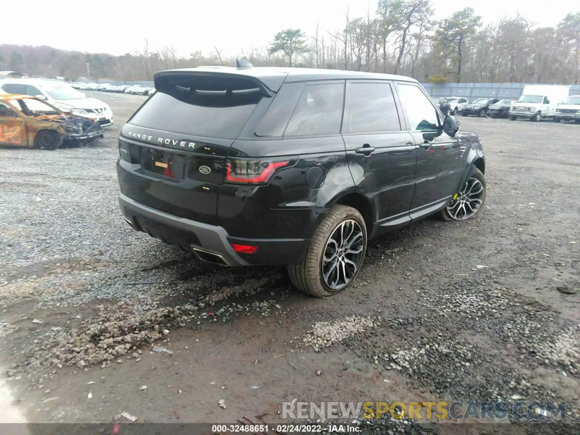 4 Photograph of a damaged car SALWG2SU0NA207421 LAND ROVER RANGE ROVER SPORT 2022