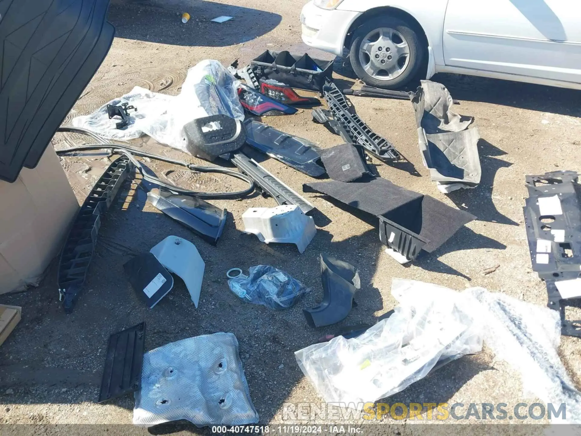 12 Photograph of a damaged car SALWG2SU7NA208680 LAND ROVER RANGE ROVER SPORT 2022
