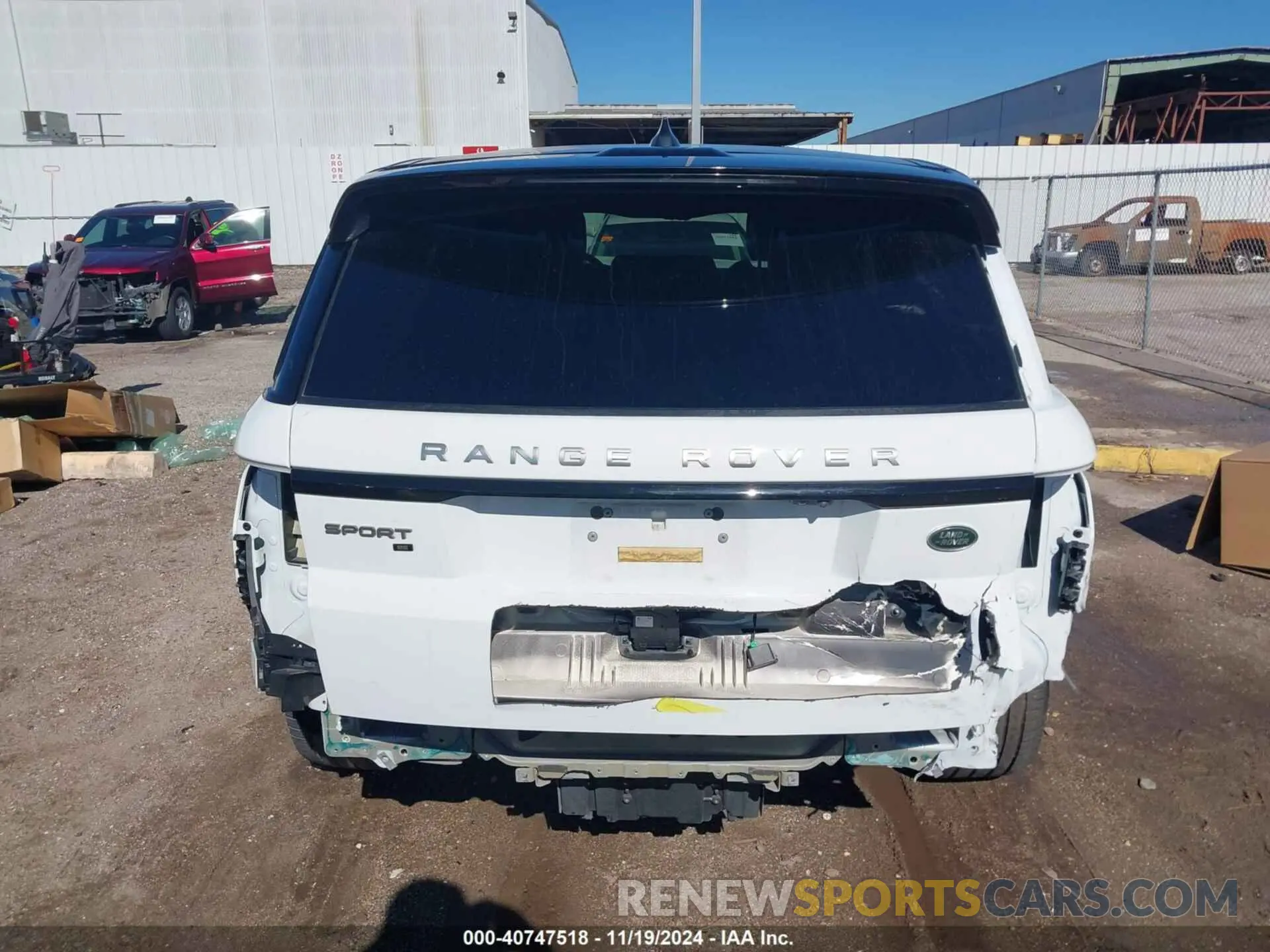 17 Photograph of a damaged car SALWG2SU7NA208680 LAND ROVER RANGE ROVER SPORT 2022