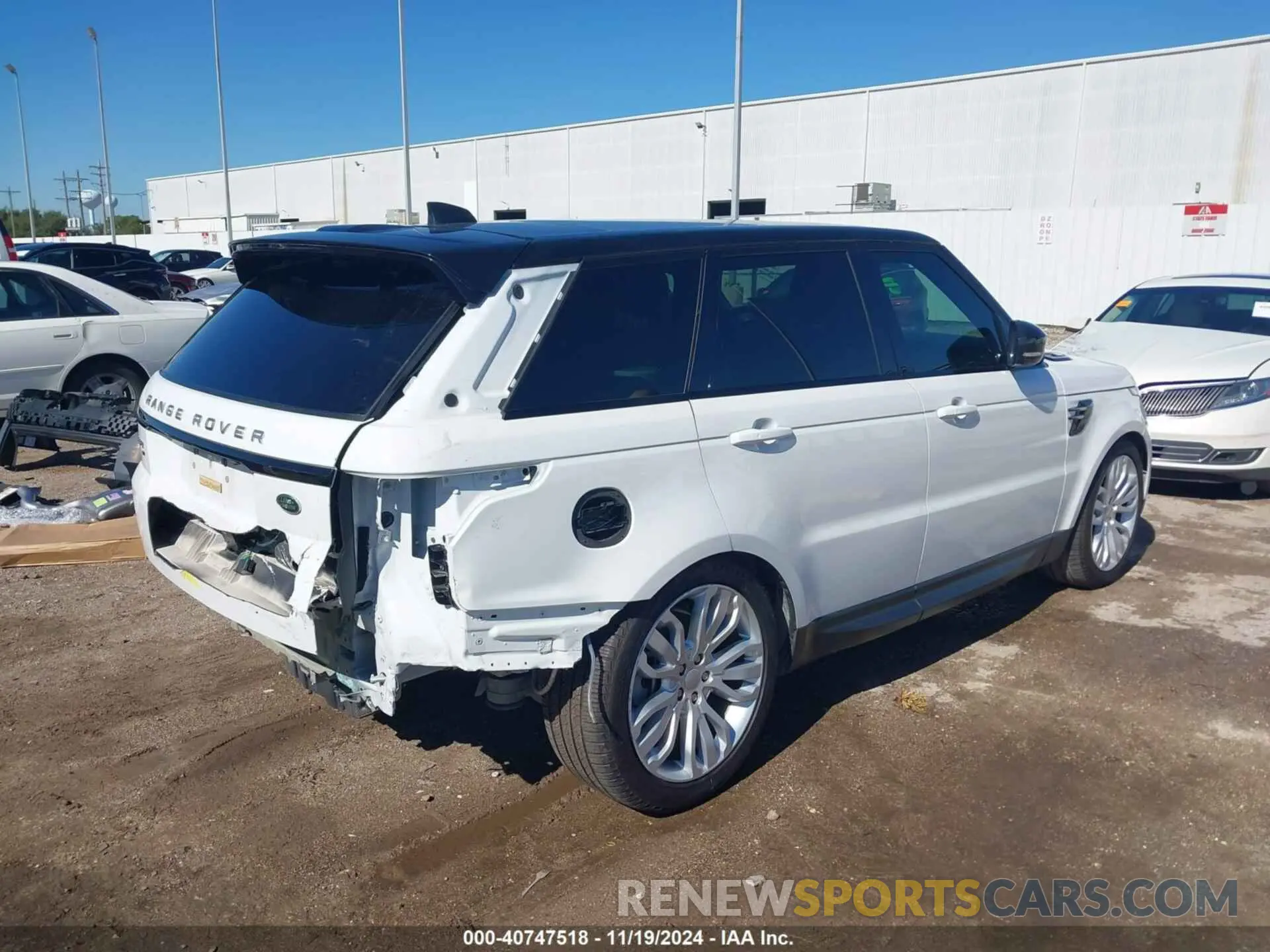 4 Photograph of a damaged car SALWG2SU7NA208680 LAND ROVER RANGE ROVER SPORT 2022