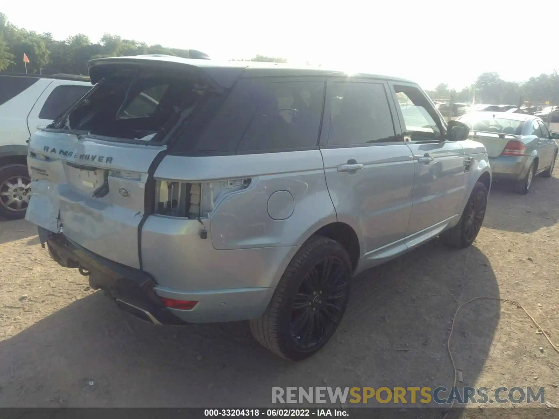 4 Photograph of a damaged car SALWR2SE5NA237968 LAND ROVER RANGE ROVER SPORT 2022