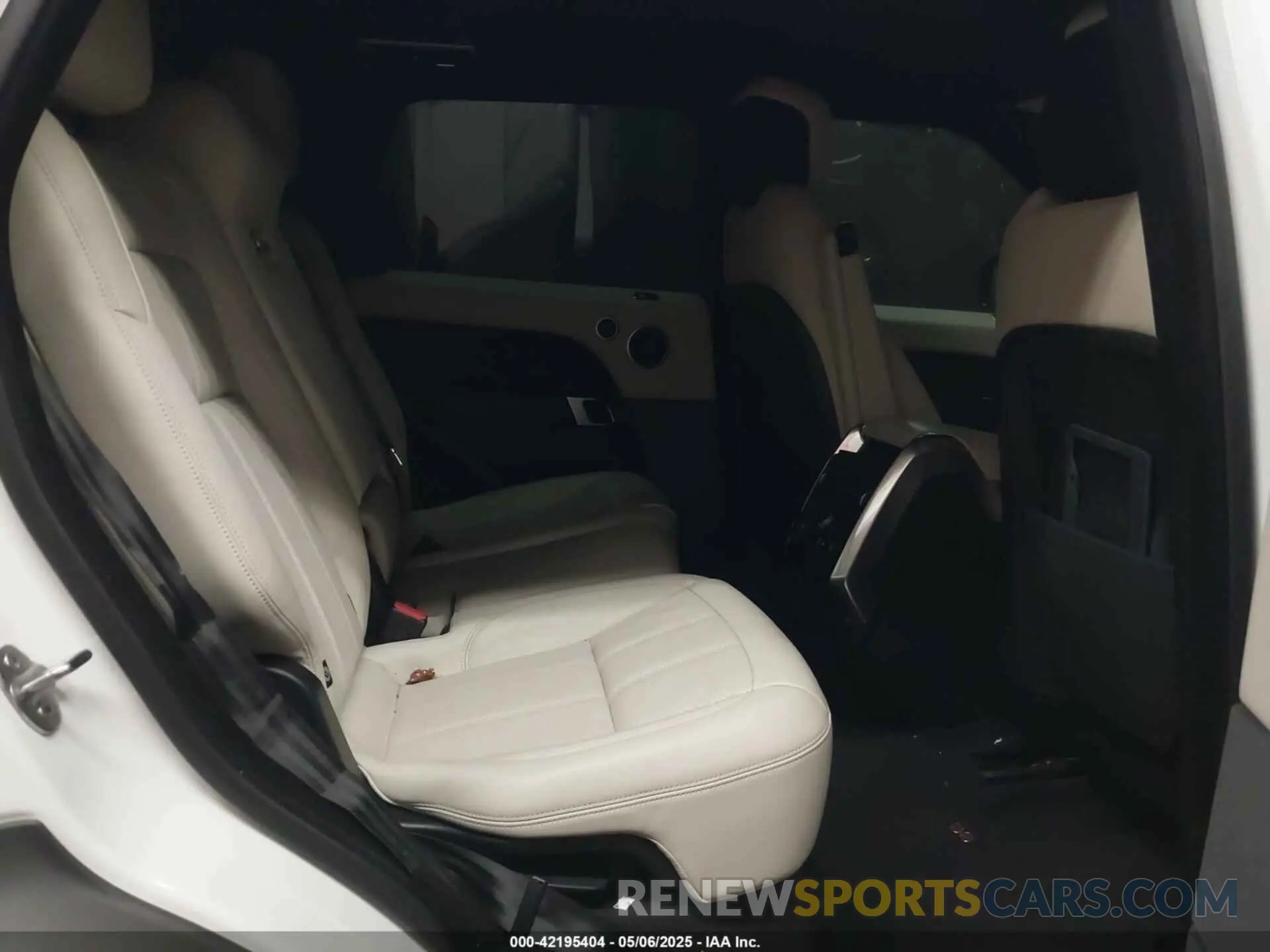8 Photograph of a damaged car SALWR2SU7NA234383 LAND ROVER RANGE ROVER SPORT 2022