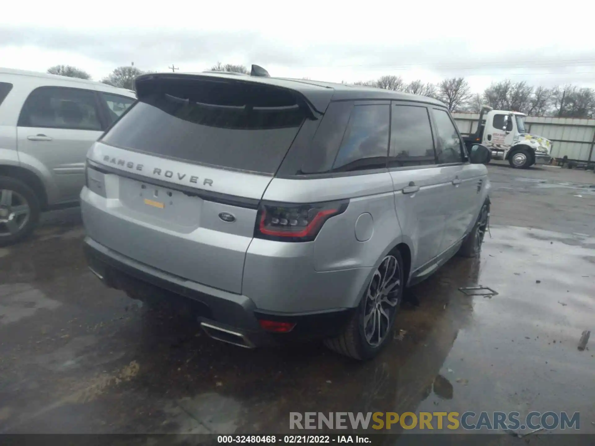 4 Photograph of a damaged car SALWR2SU9NA220047 LAND ROVER RANGE ROVER SPORT 2022